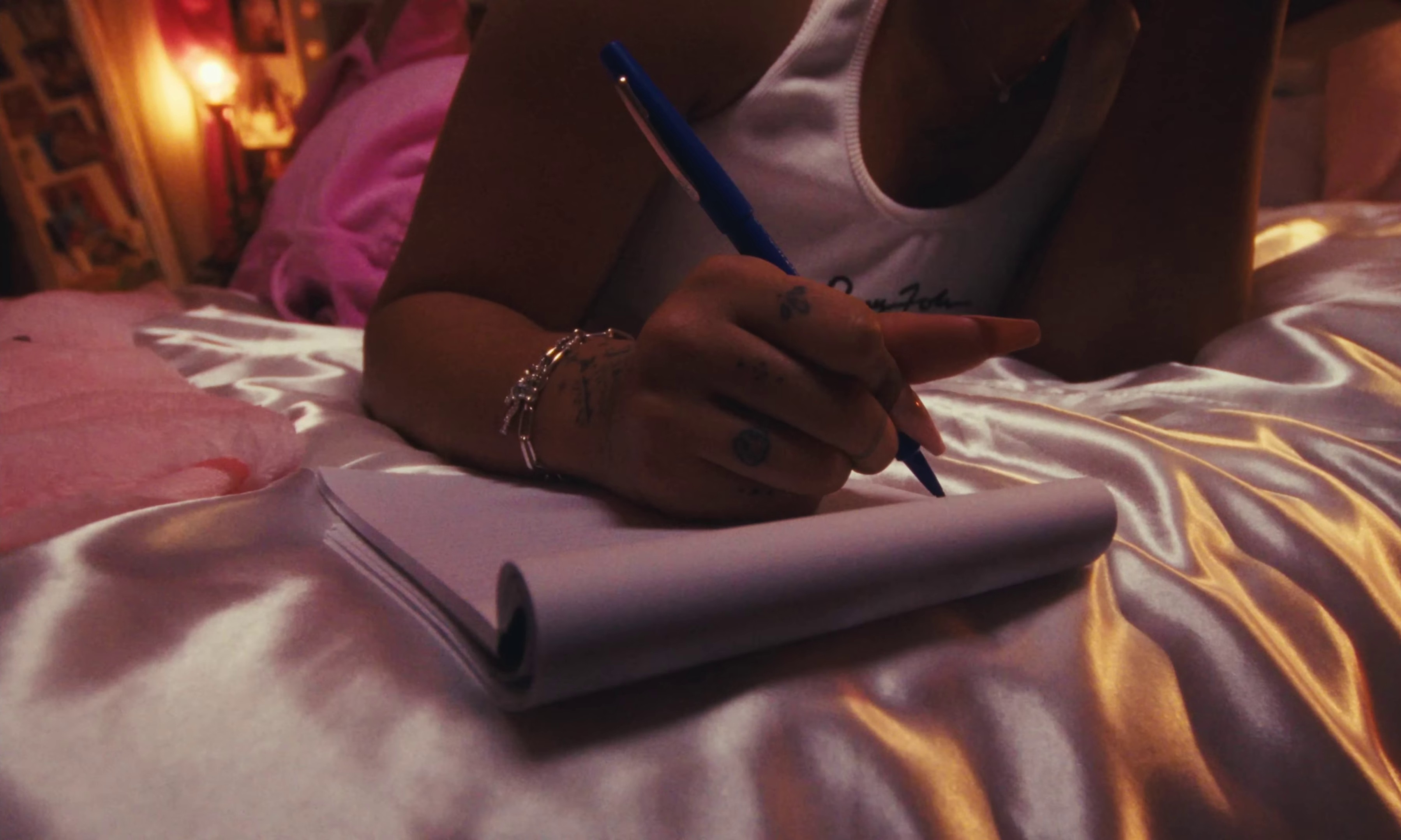 SEULE (AGAIN) (2024) —  shot,  lighting