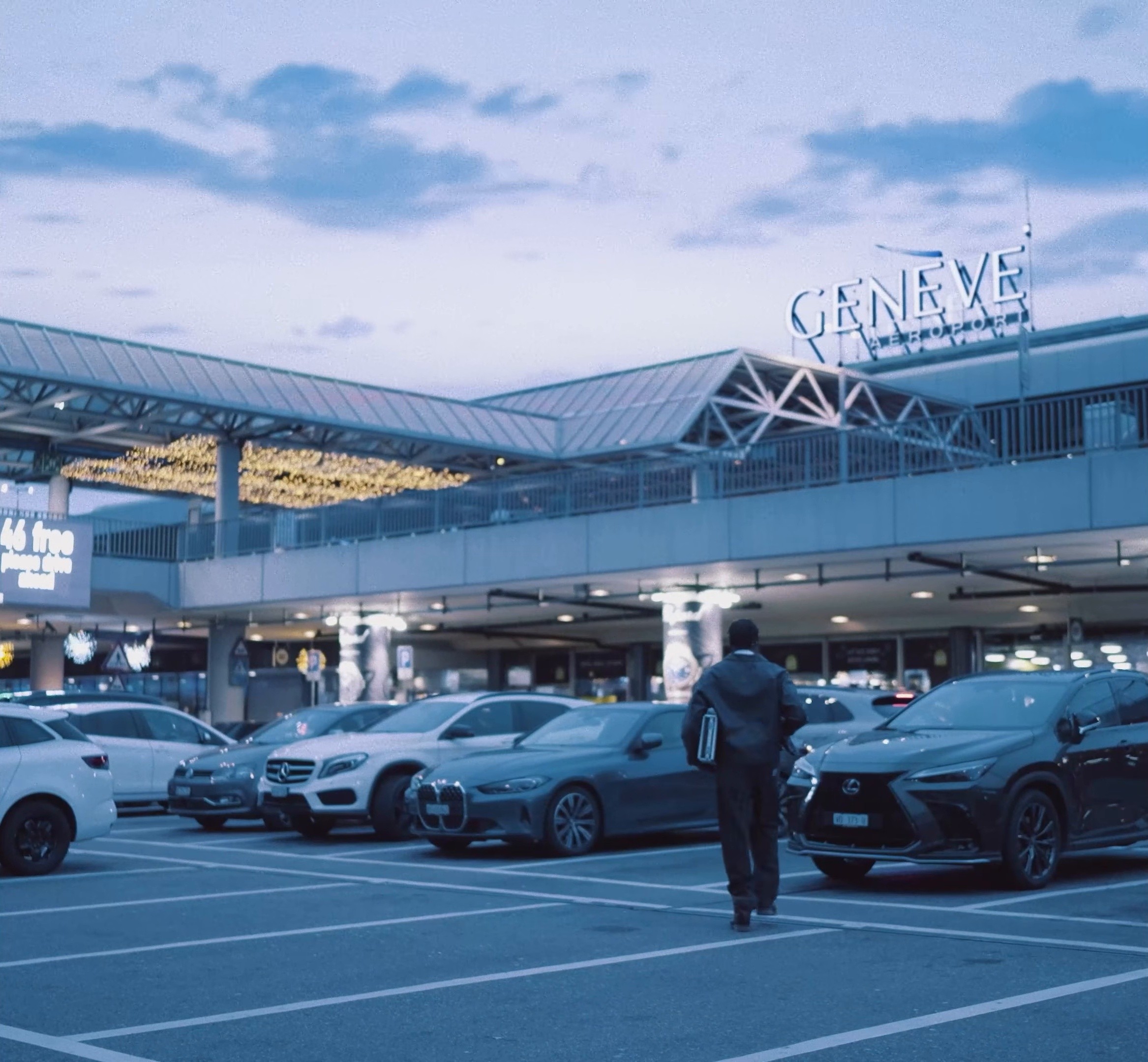 100 FOIS (2025) —  shot,  lighting