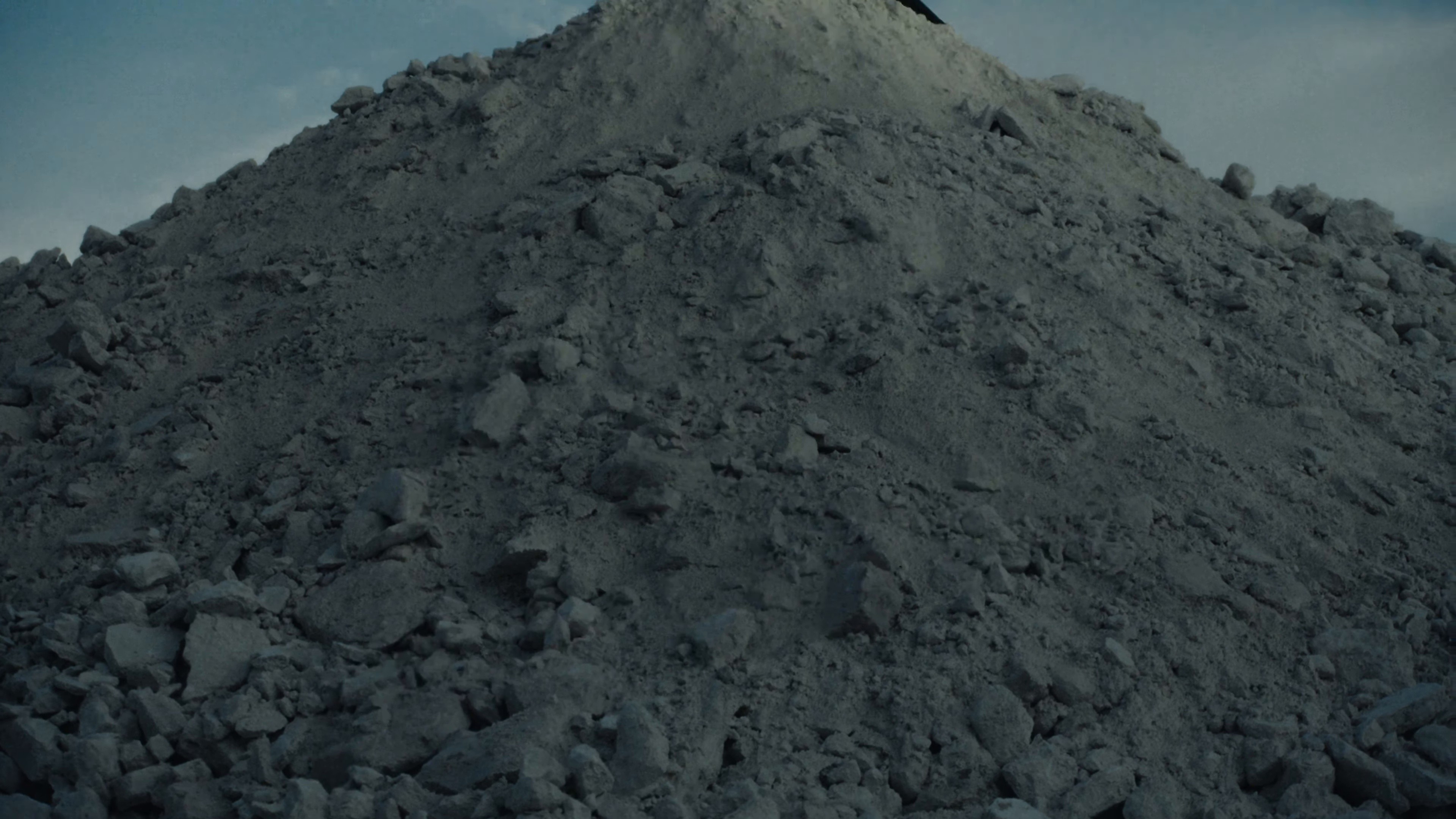 Bien de Amores (2025) —  shot,  lighting