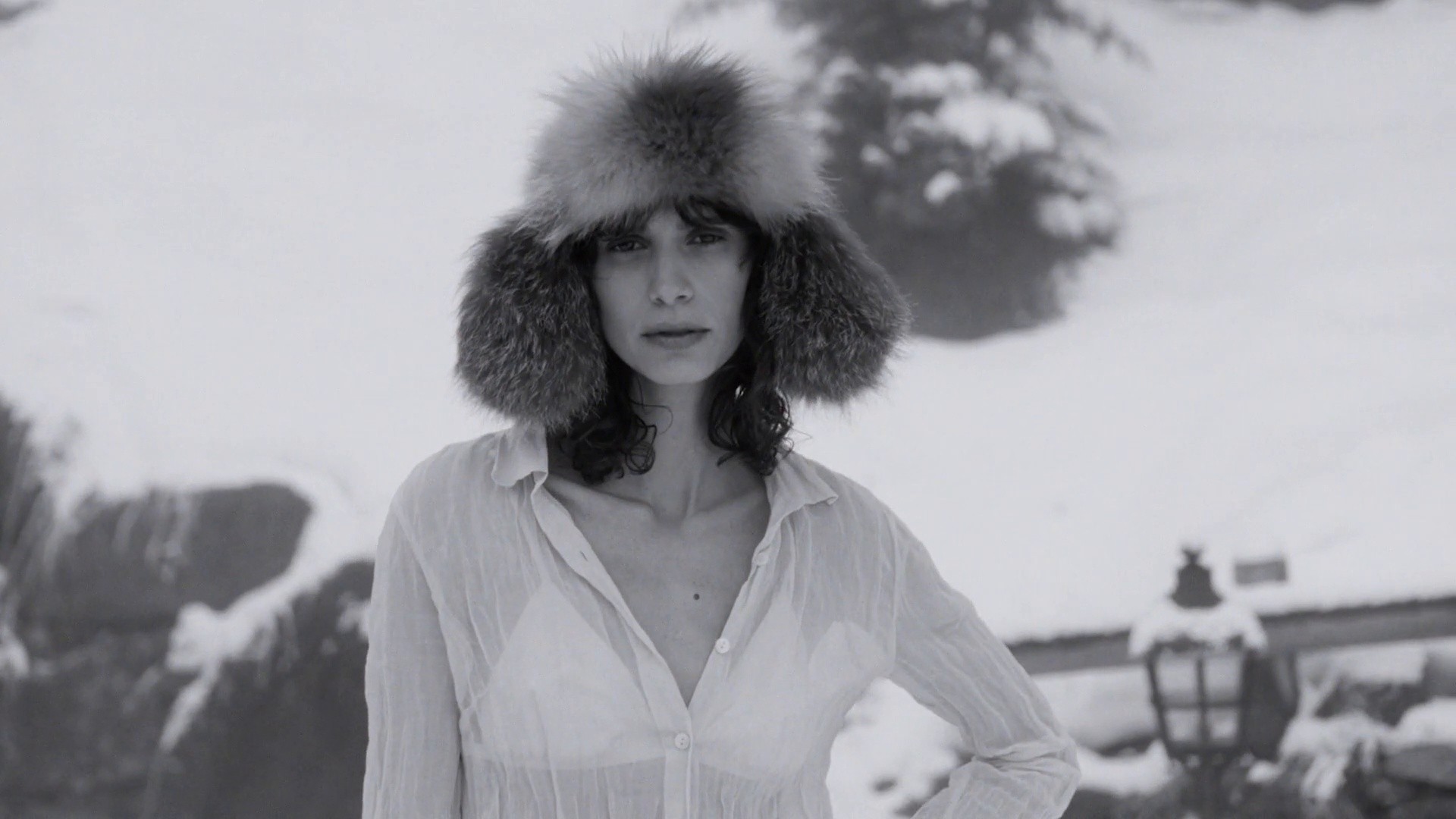 MASSIMO DUTTI - STINI ROEHRS (2025) —  shot,  lighting