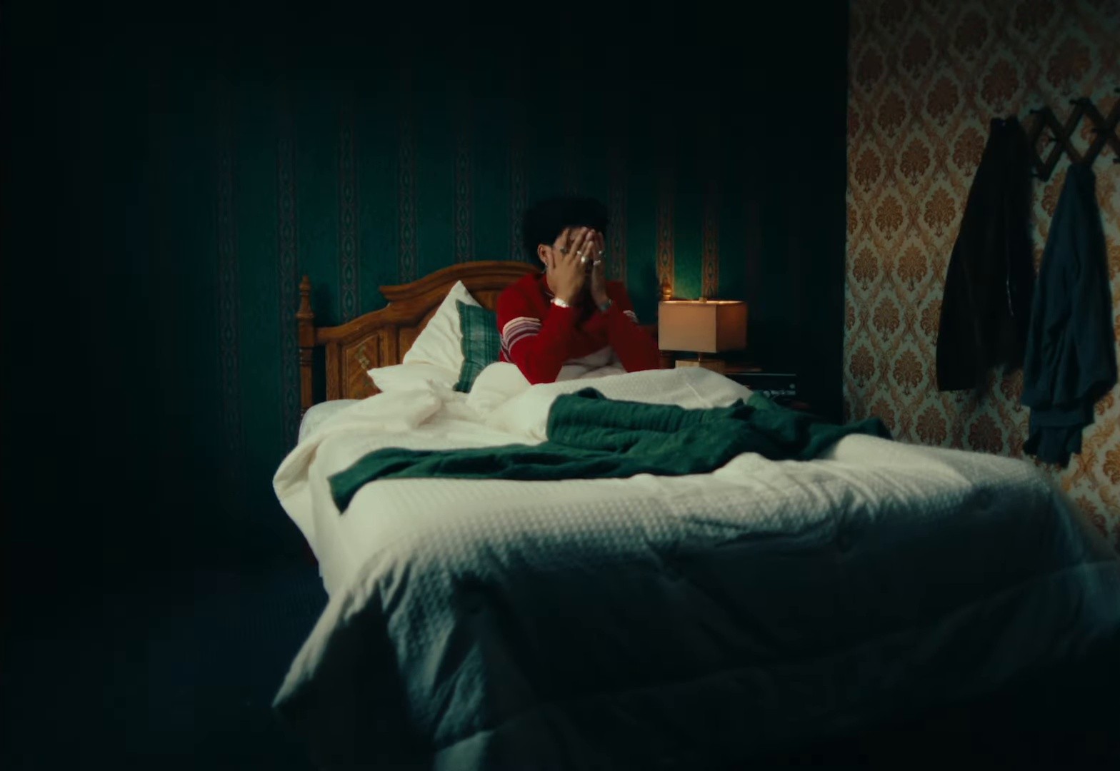 Formalize me (2024) —  shot,  lighting