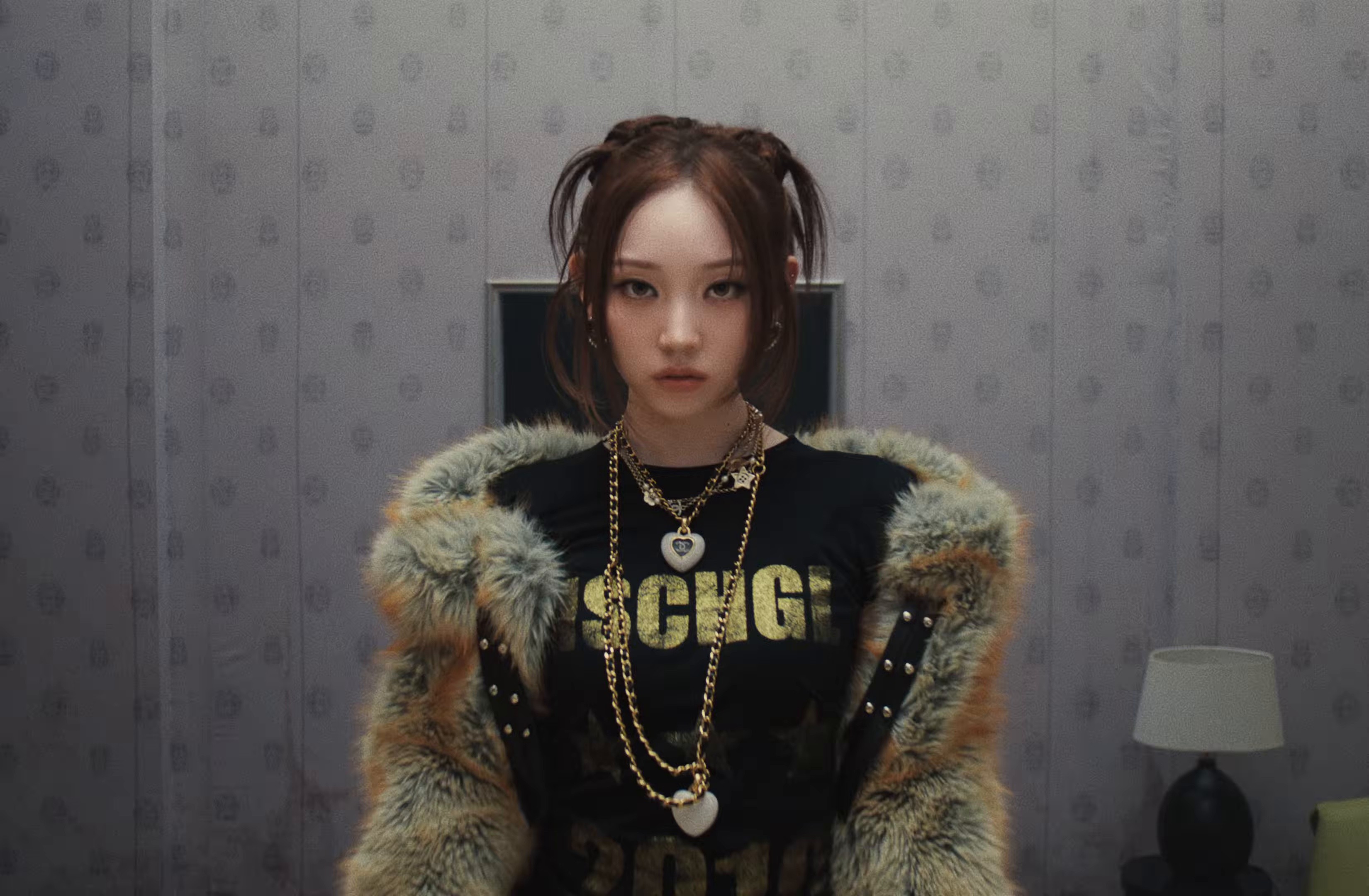 LOOK AT ME (2025) —  shot,  lighting