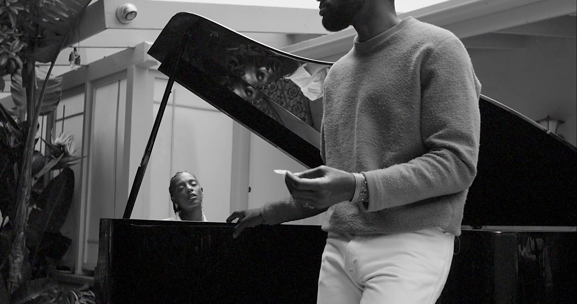 Sandstorm (2019) —  shot,  lighting