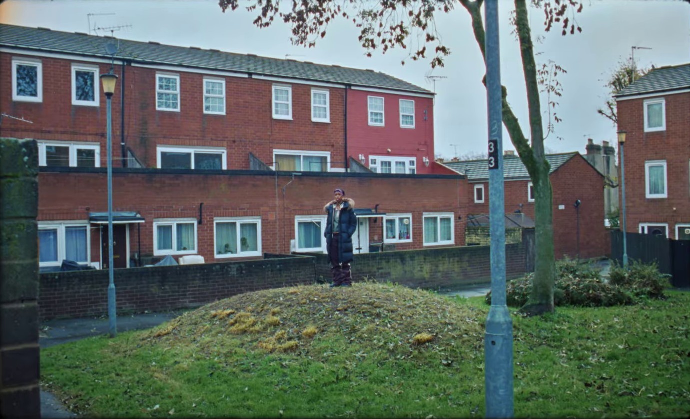 Money Shows (2024) —  shot,  lighting