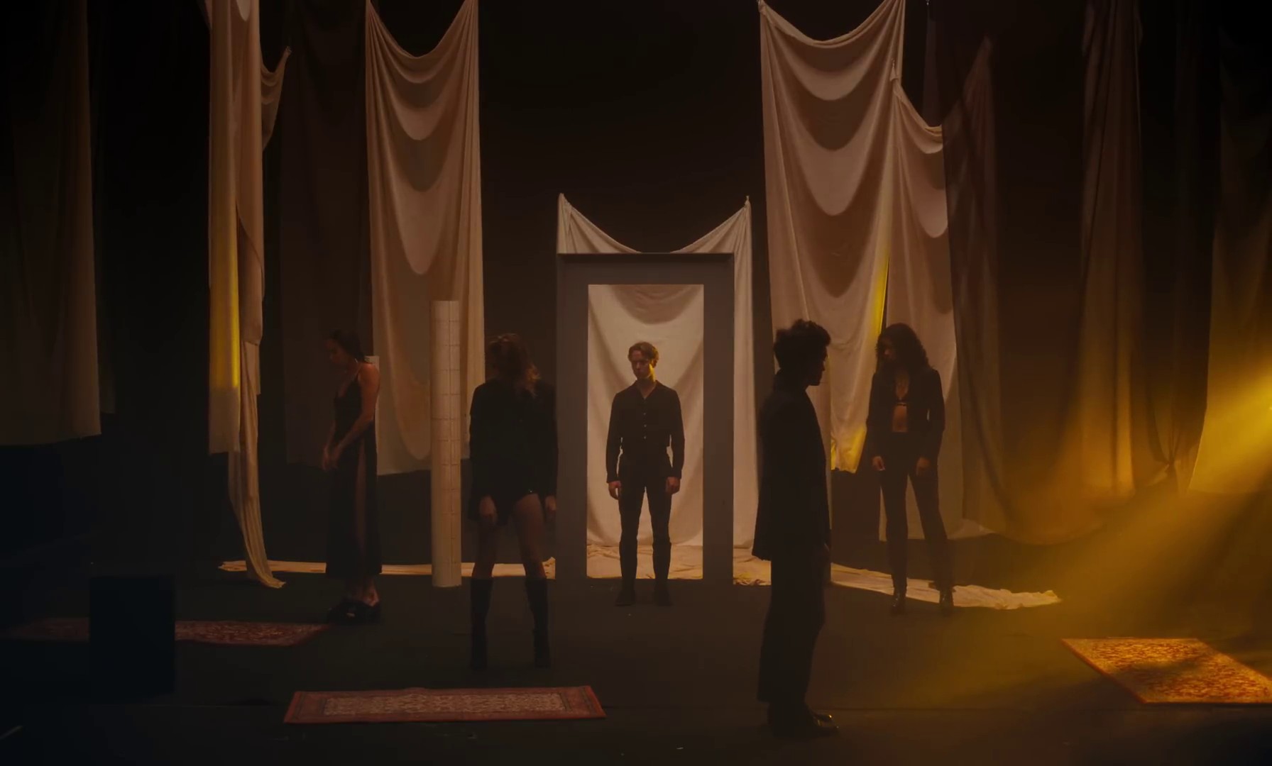 Amor (2022) —  shot,  lighting