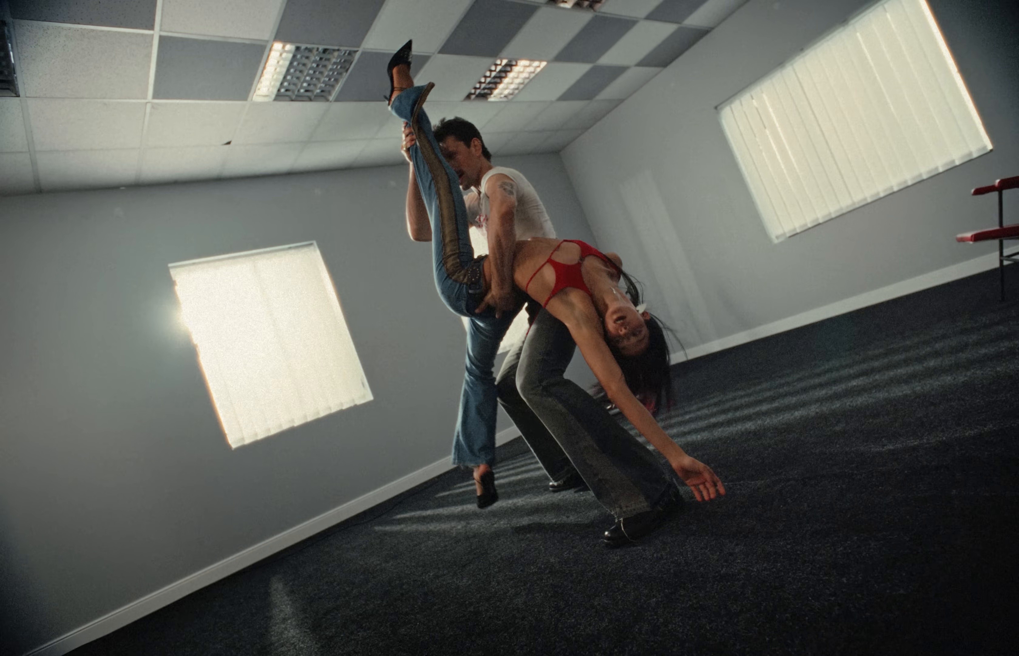 МаХат Махат (2025) —  shot,  lighting