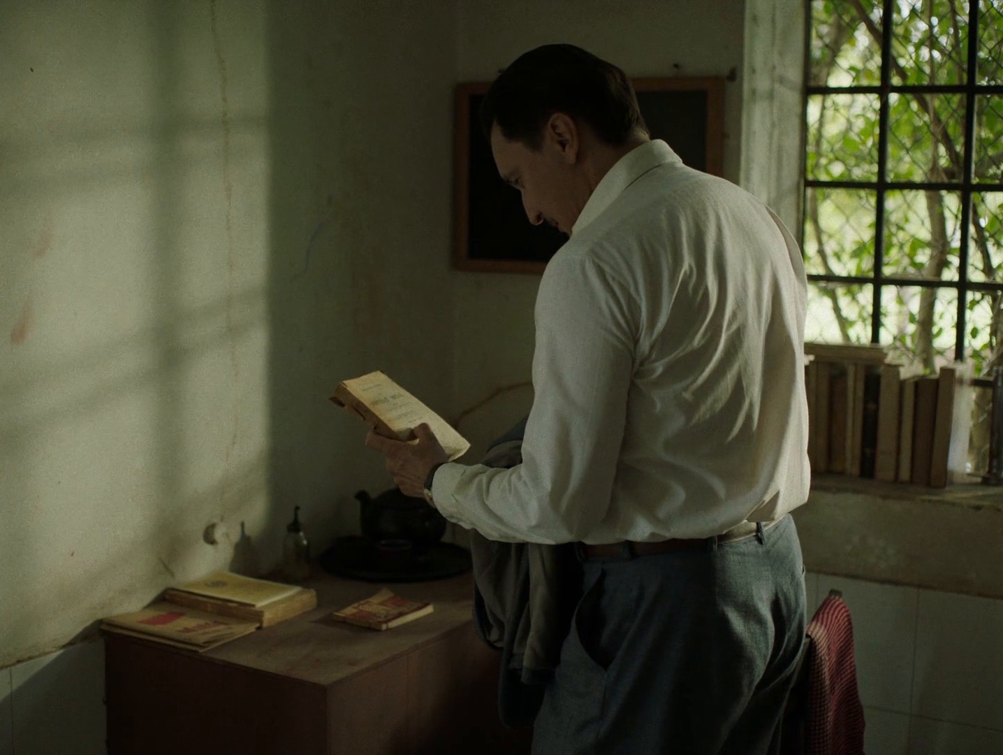 Meeting with Pol Pot (2024) —  shot,  lighting