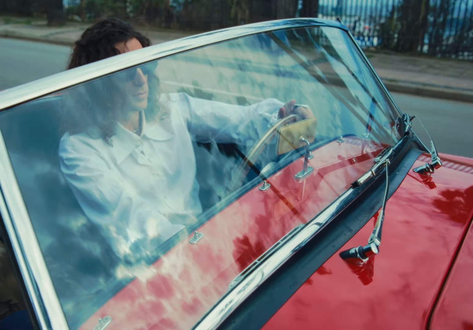 Como Un Cristal (2025) —  shot,  lighting