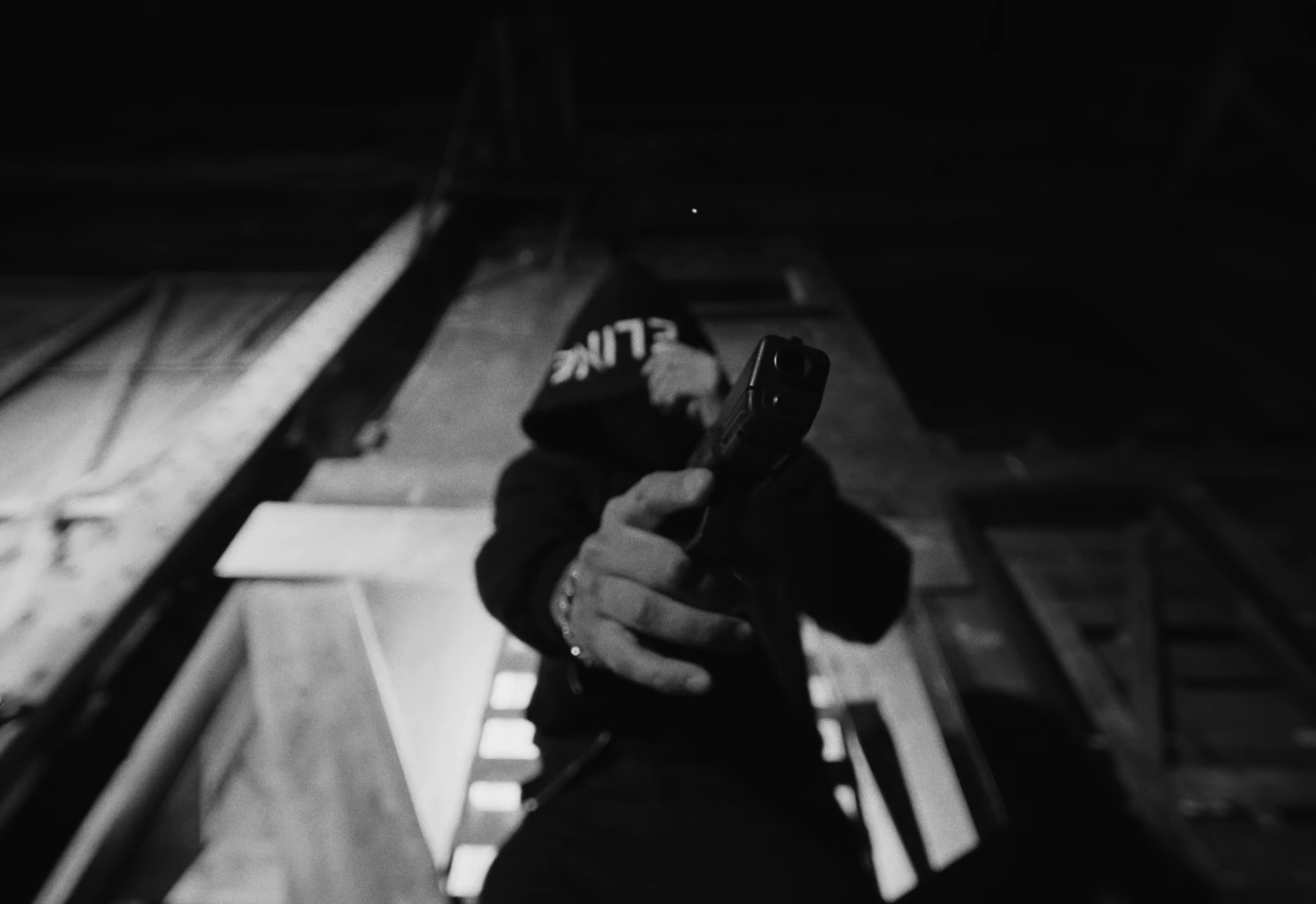 BRINGBLICK (2025) —  shot,  lighting