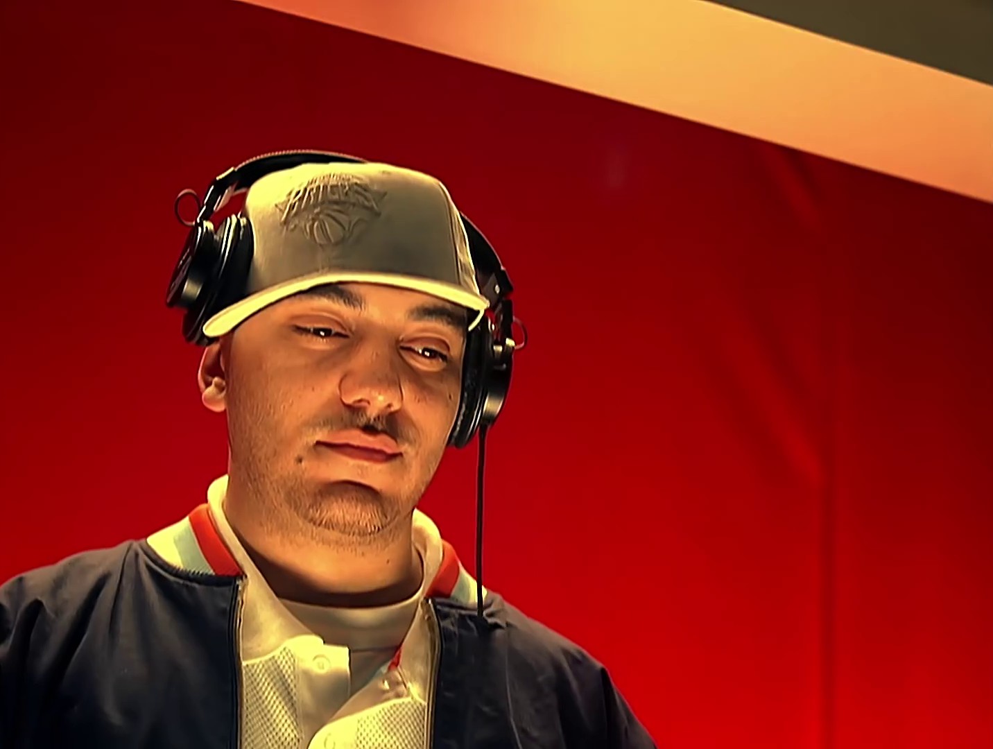 Pon de Replay (2005) —  shot,  lighting