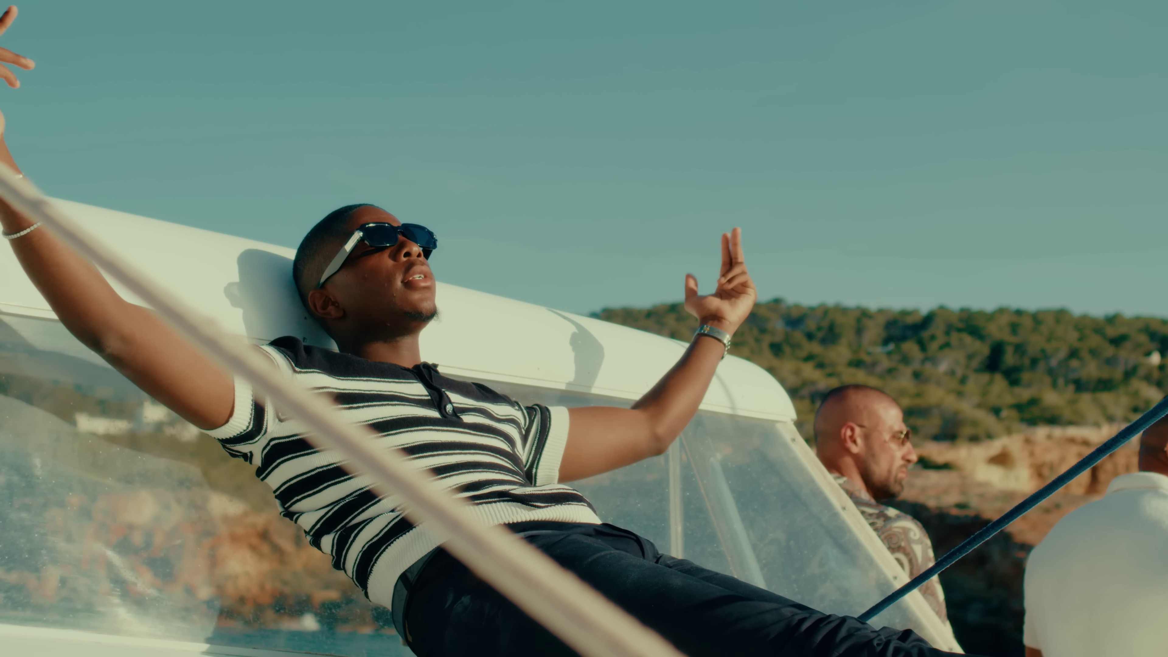 Pélican (2023) —  shot,  lighting