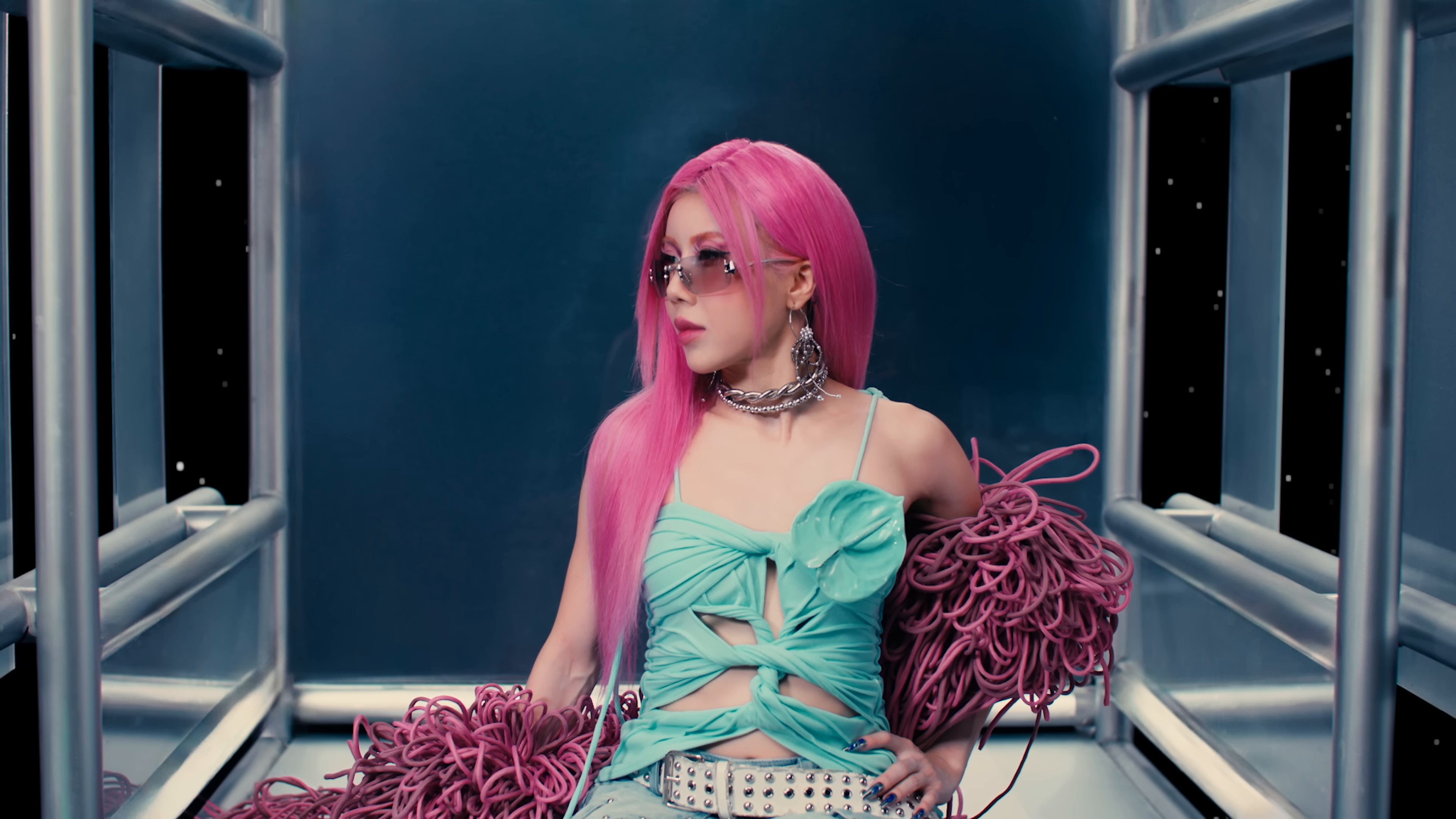 BÊ TRAP (2024) —  shot,  lighting