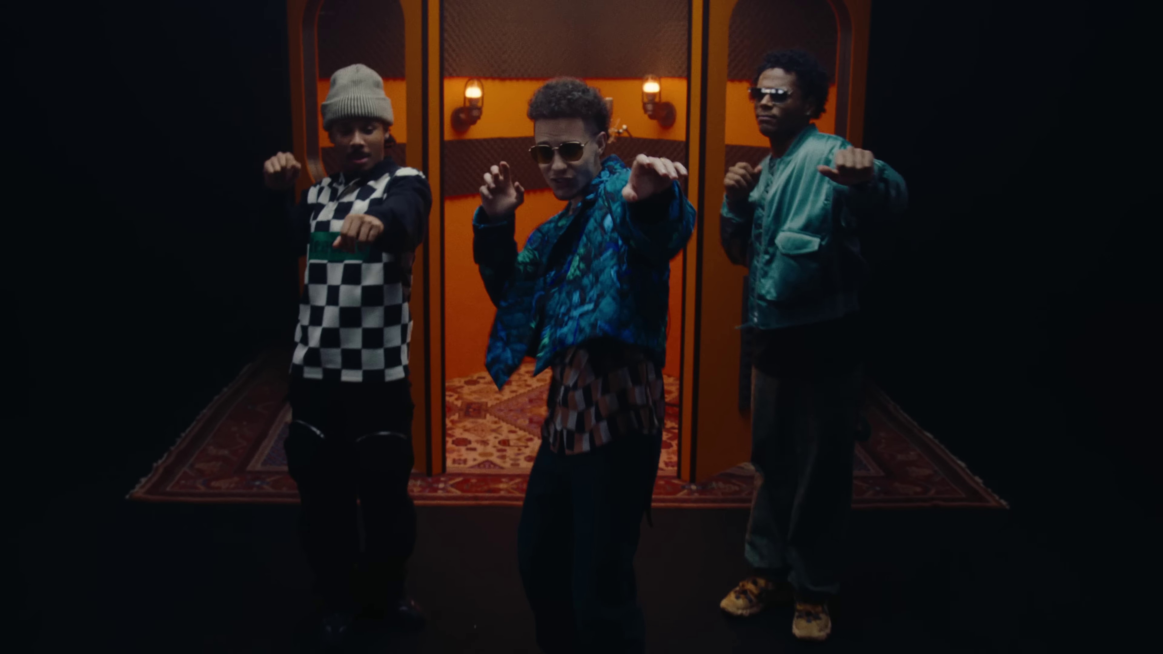 Entre Nous (2024) —  shot,  lighting