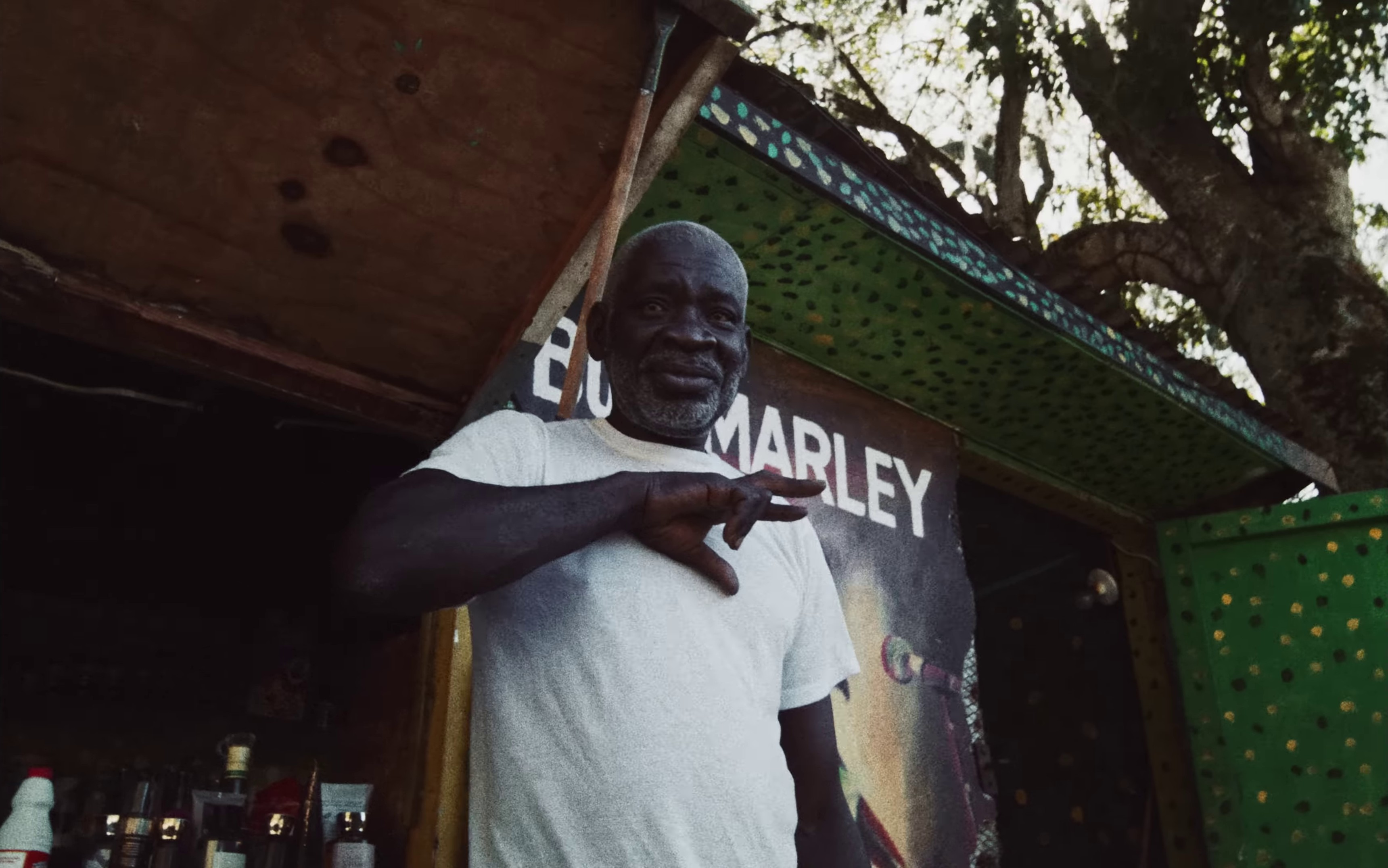 Jolie Go (2023) —  shot,  lighting