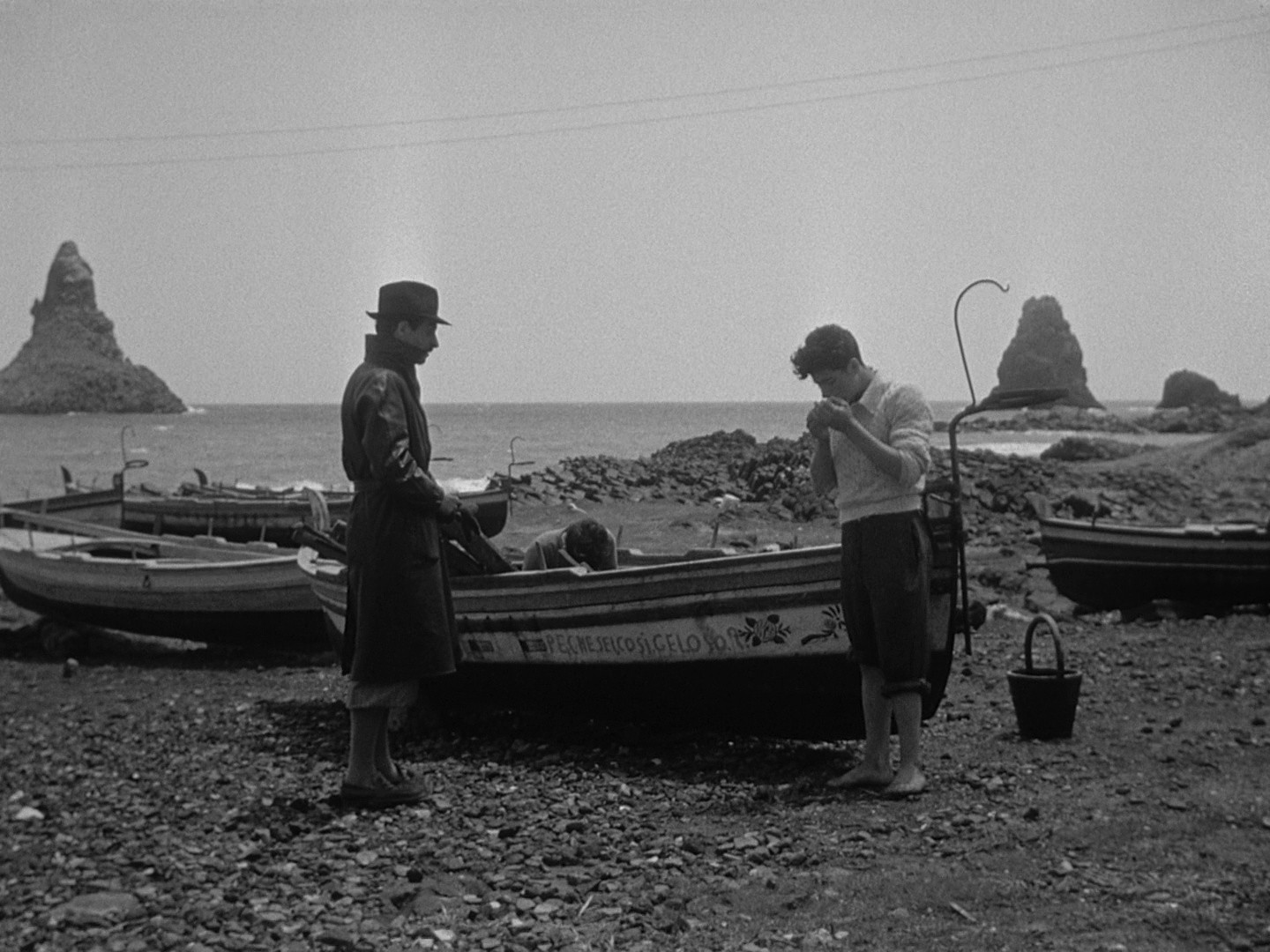 La Terra Trema (1956) —  shot,  lighting