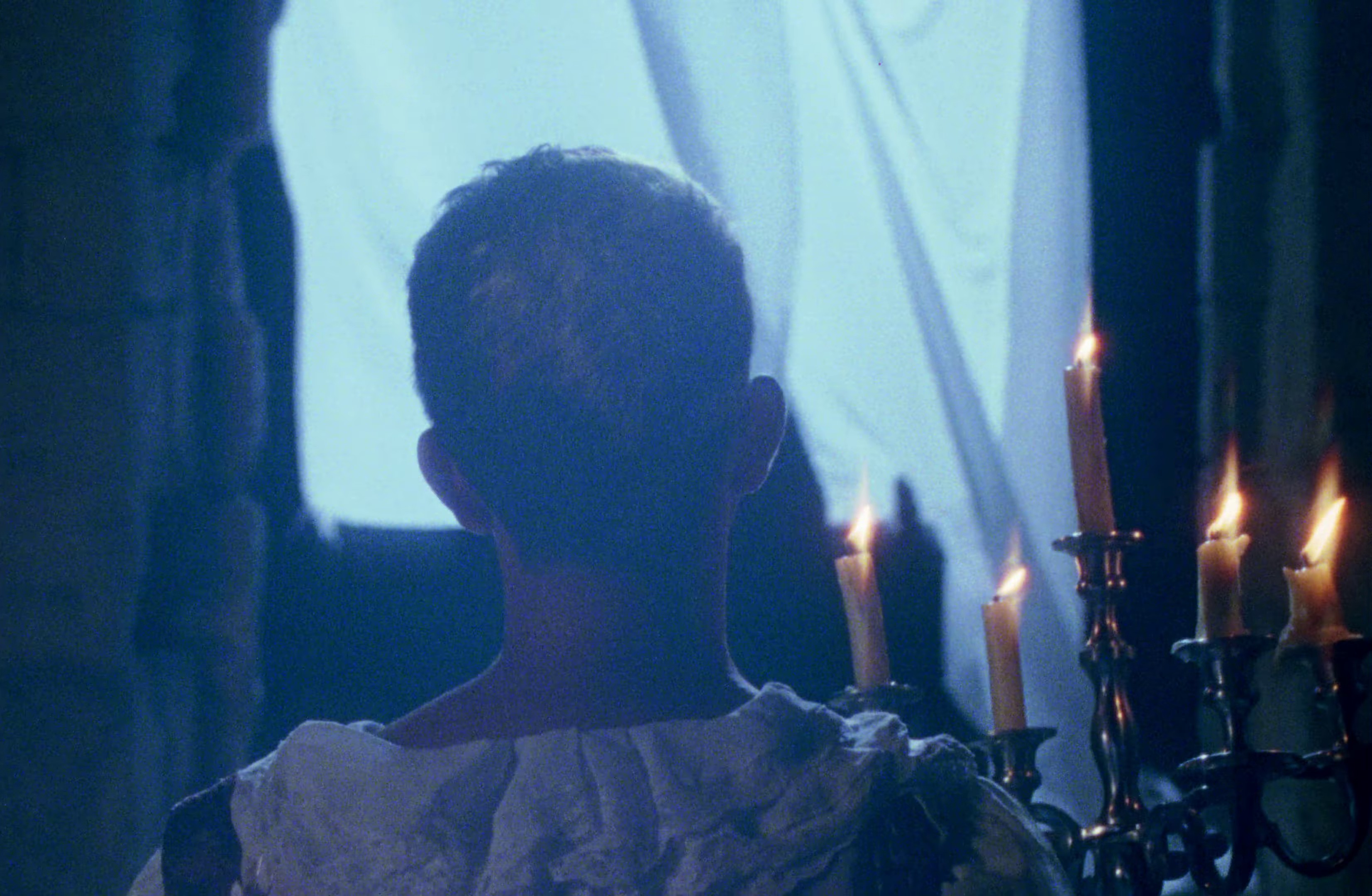 Loin de moi le drame (2022) —  shot,  lighting