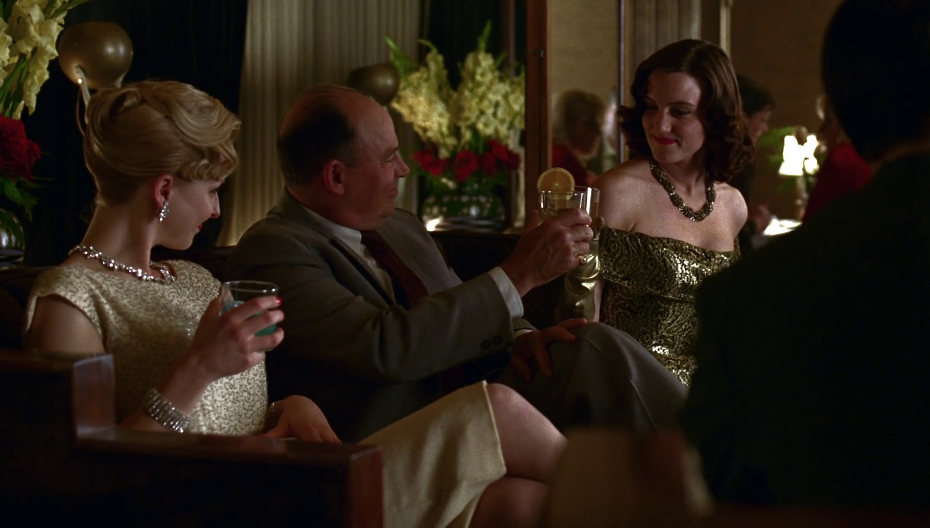 New Amsterdam (2007) —  shot,  lighting