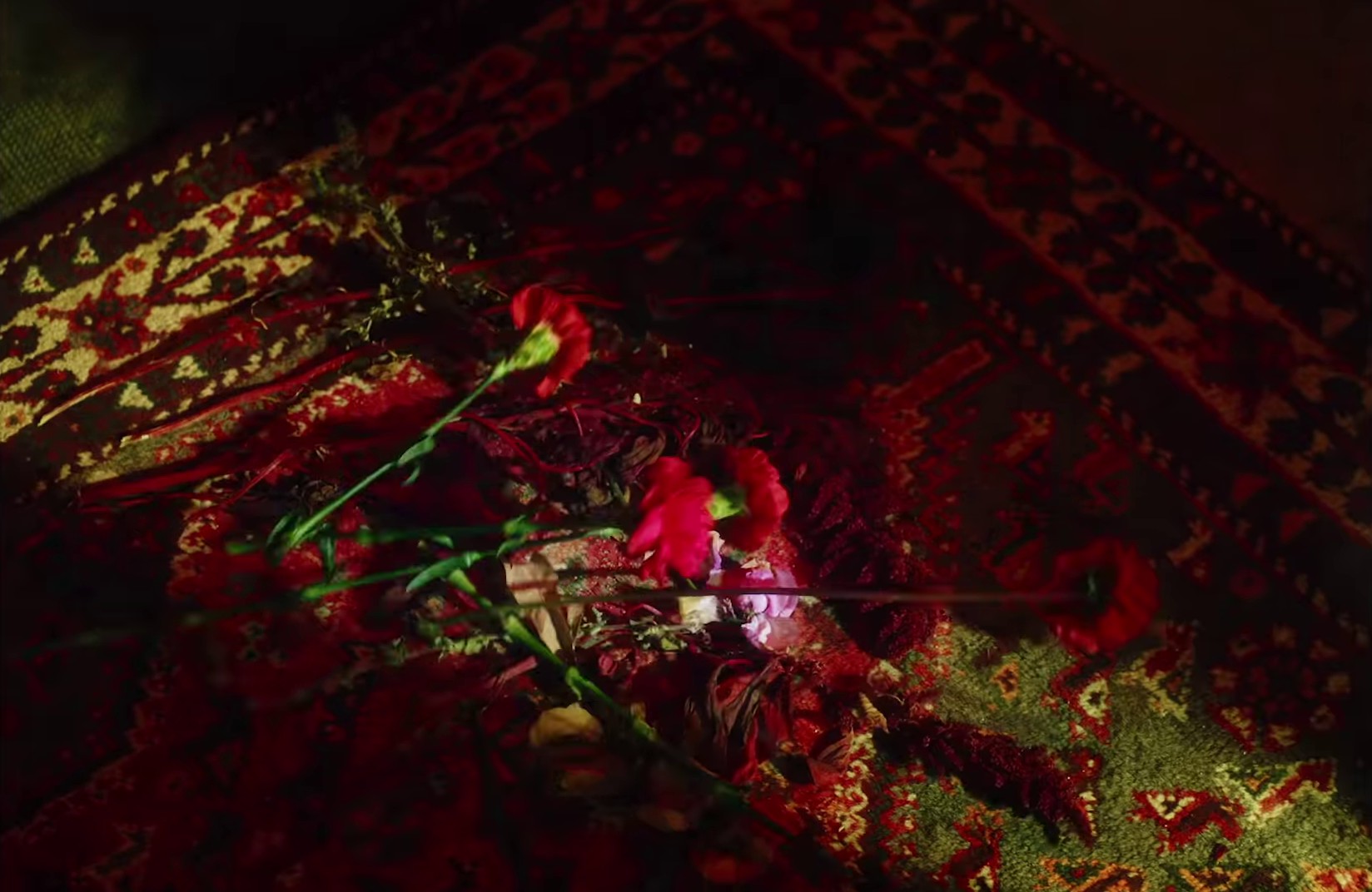 911  (2020) —  shot,  lighting