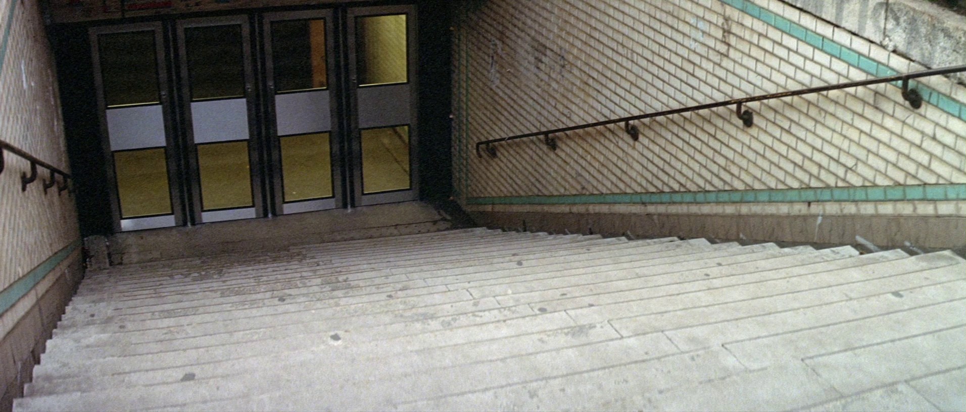 Subway (1985) —  shot,  lighting