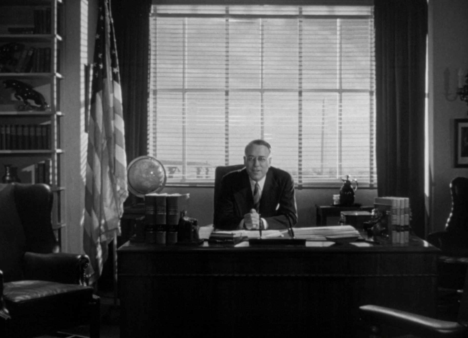 T-Men (1947) —  shot,  lighting