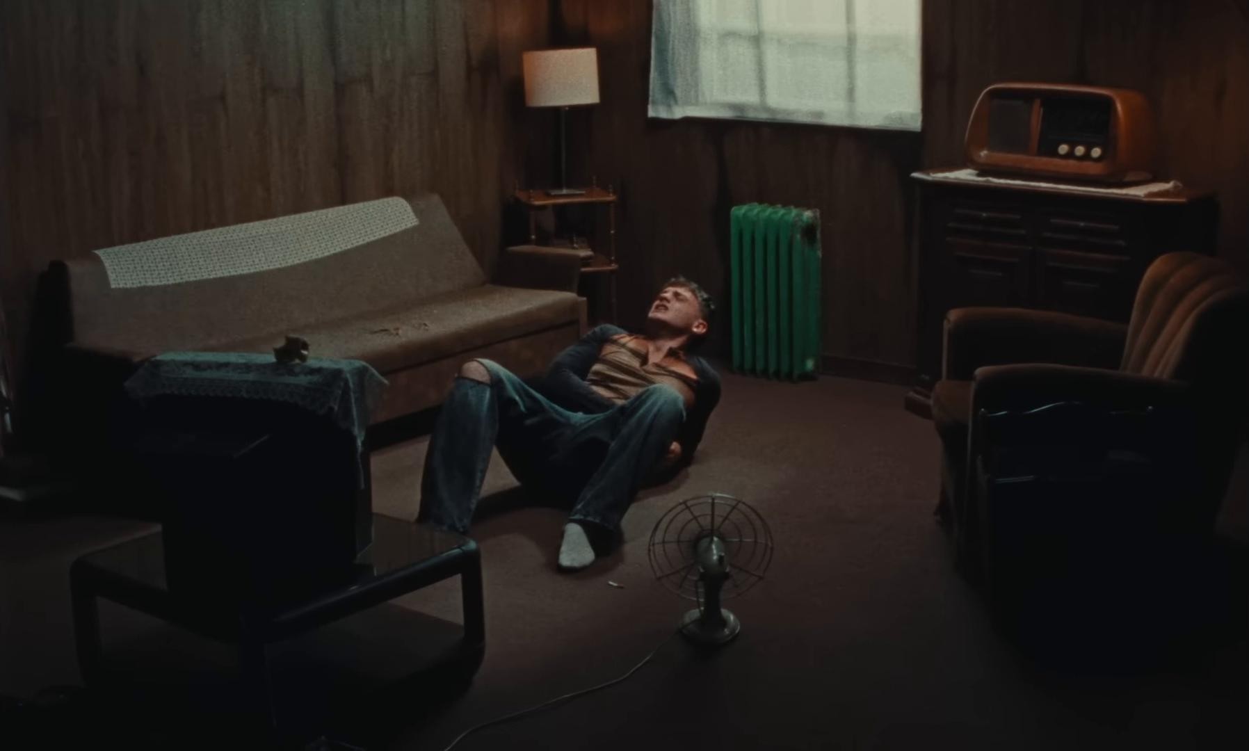 Per due come noi (2024) —  shot,  lighting