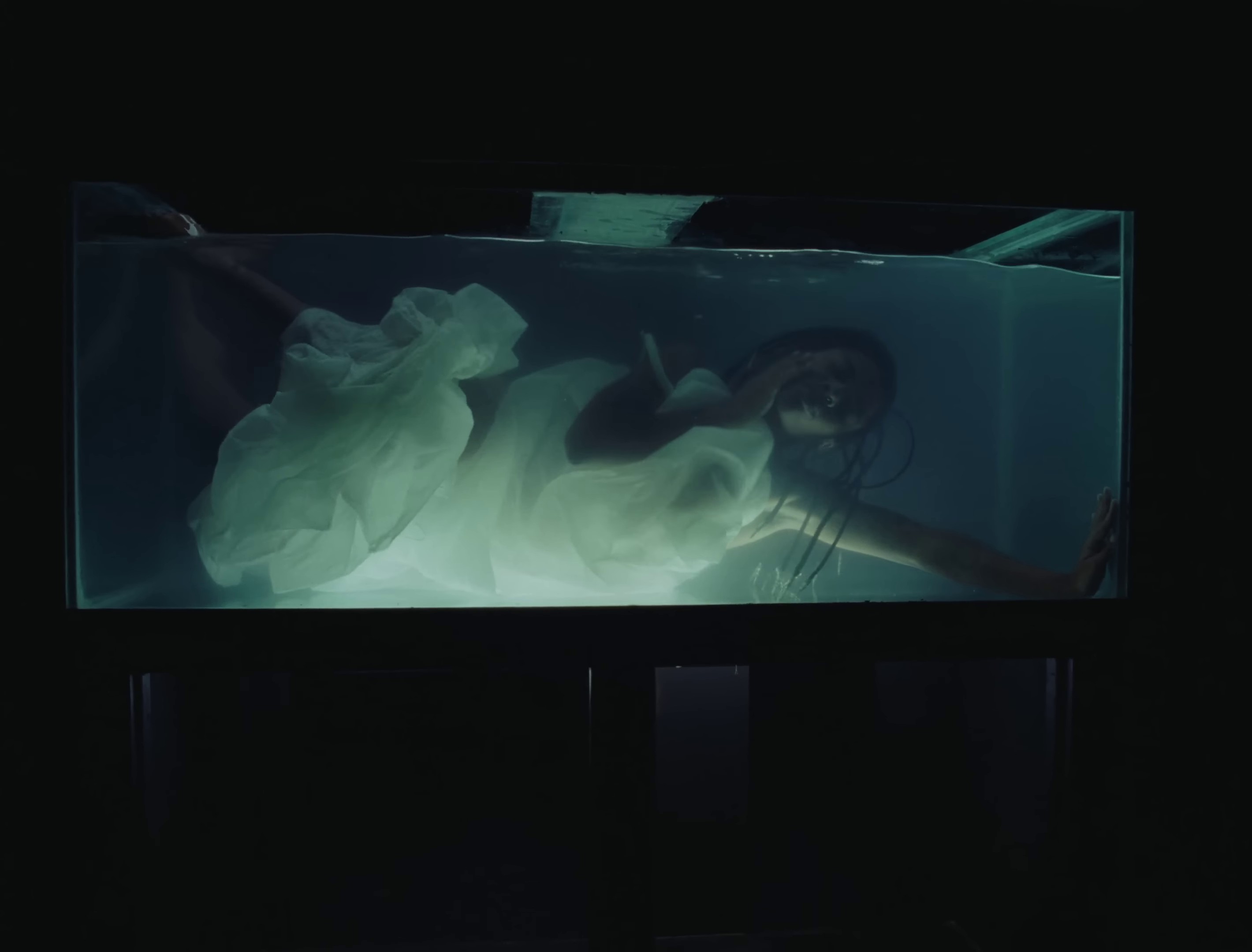 Say im ur luv (2022) —  shot,  lighting