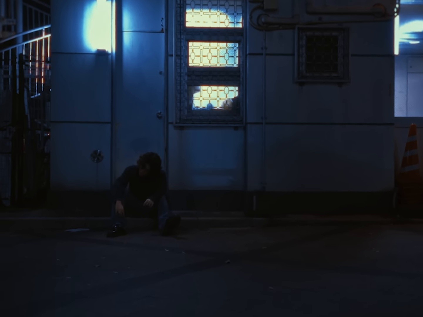 Lonely In The City (2025) —  shot,  lighting