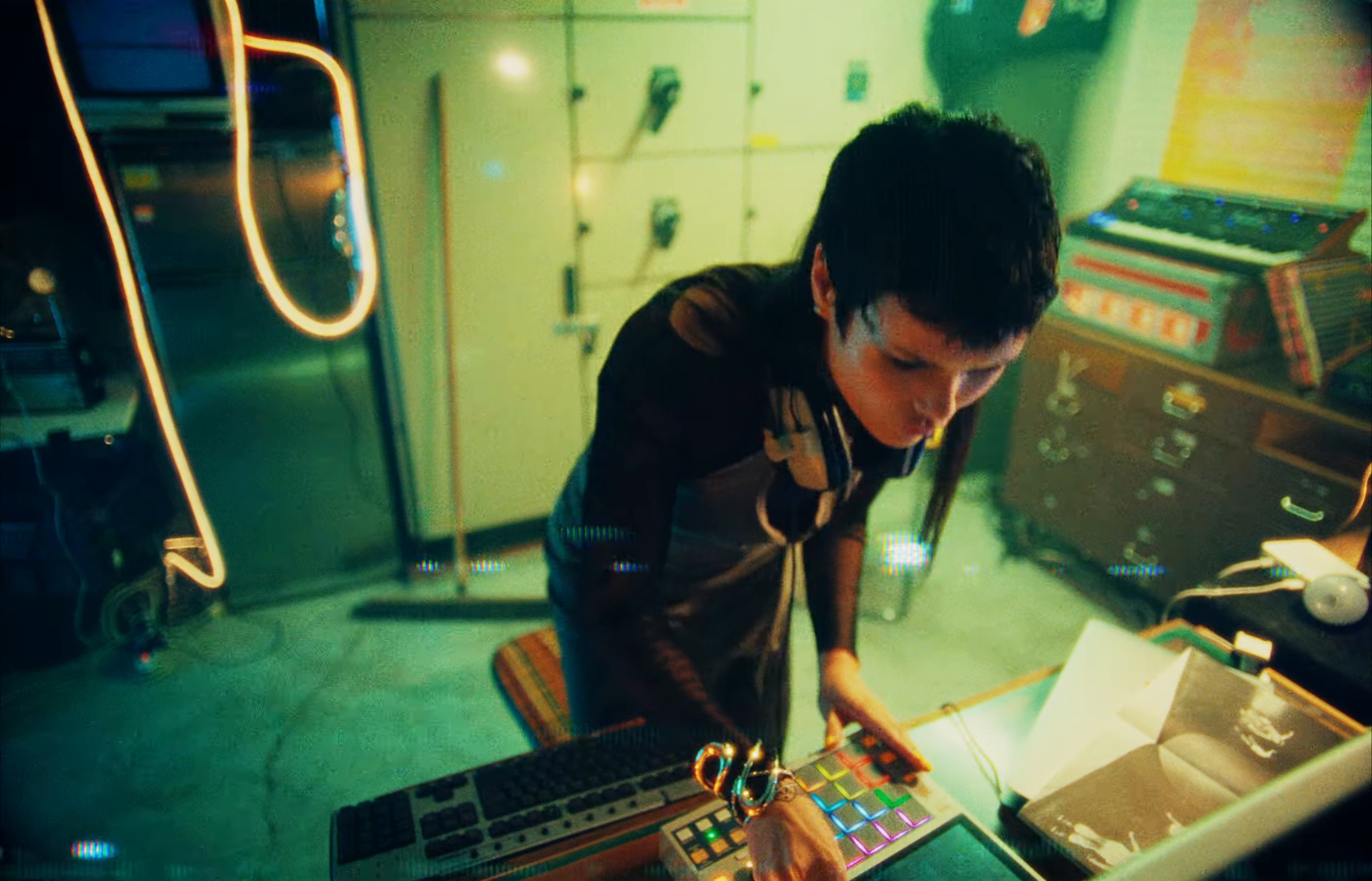 Settu þig í hleðslu með Hleðslu (2024) —  shot,  lighting