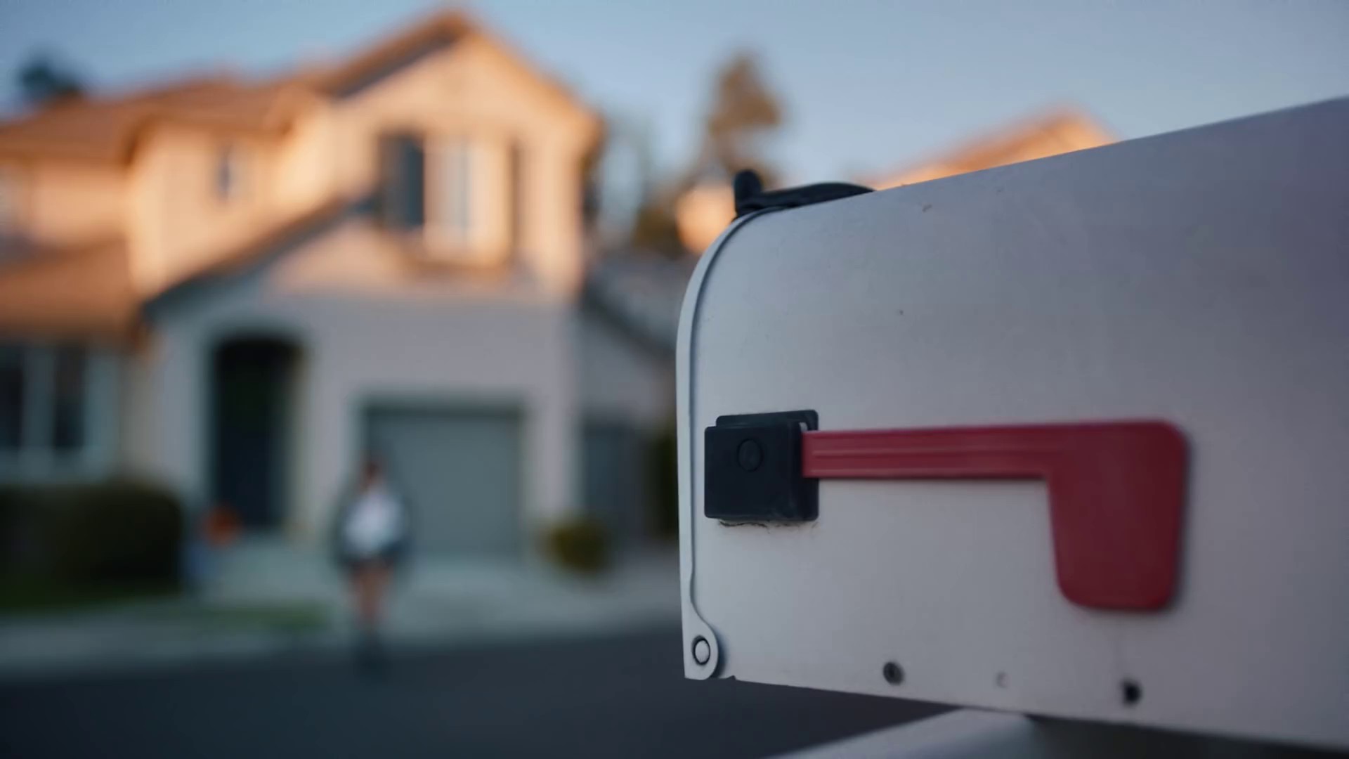 La La Lost You  (2019) —  shot,  lighting