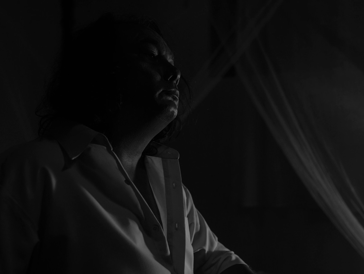 The Science of Fictions (2020) —  shot,  lighting