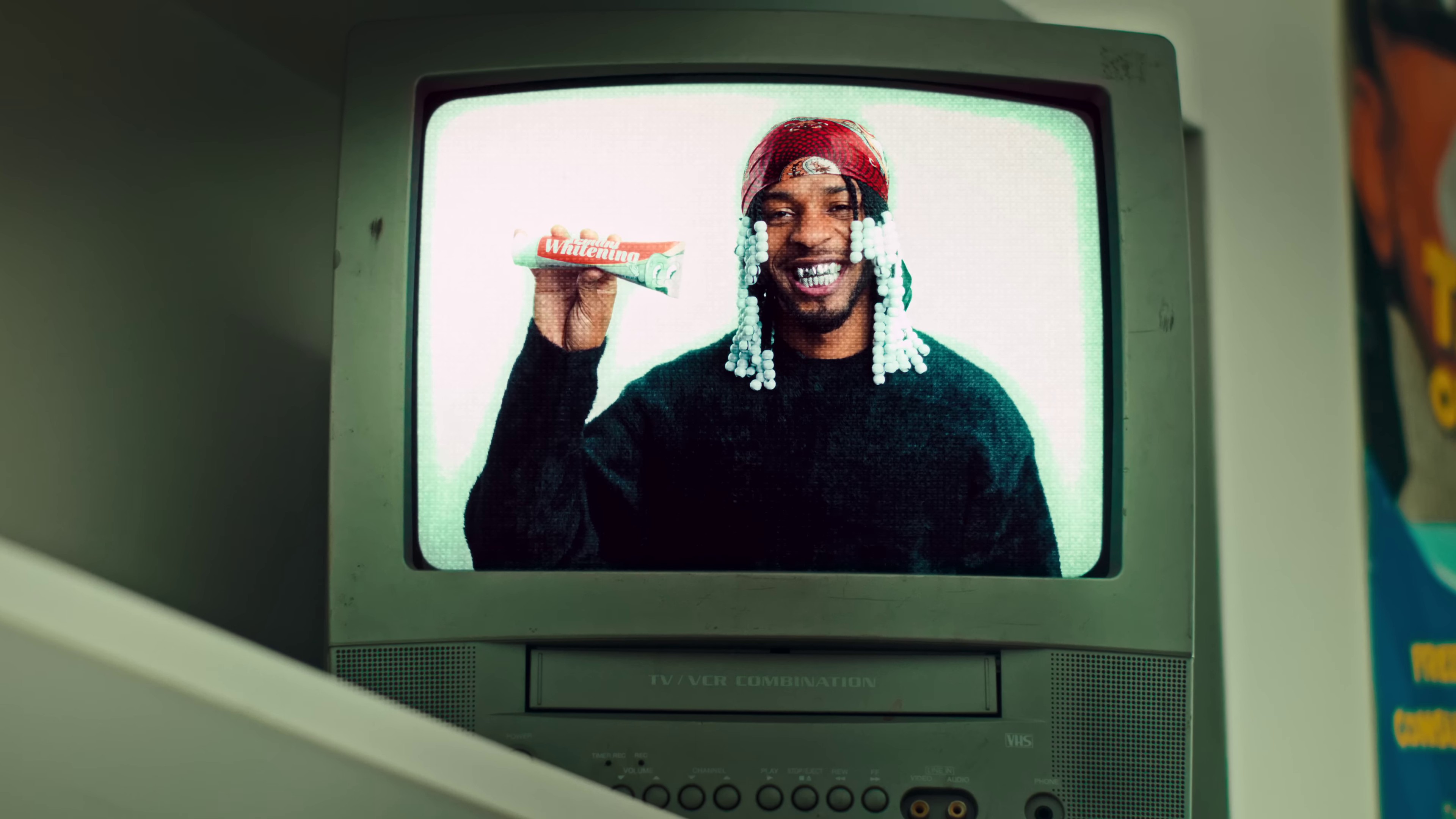 SILVER TOOTH (2023) —  shot,  lighting