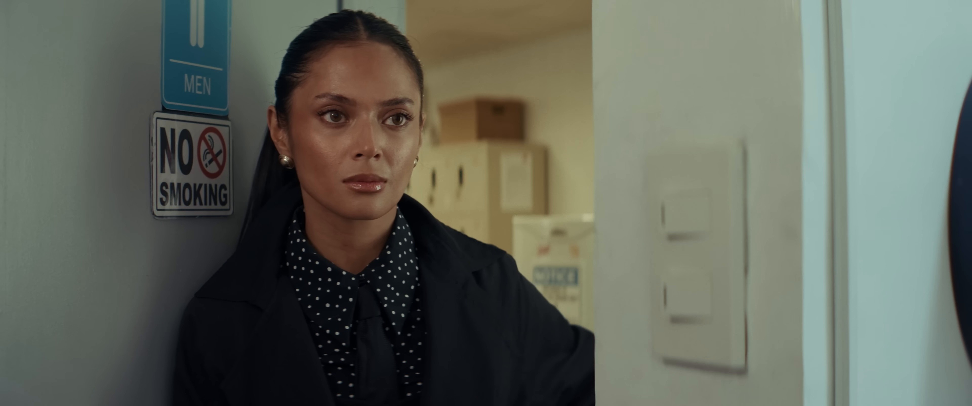 Ms. Pakipot (2025) —  shot,  lighting