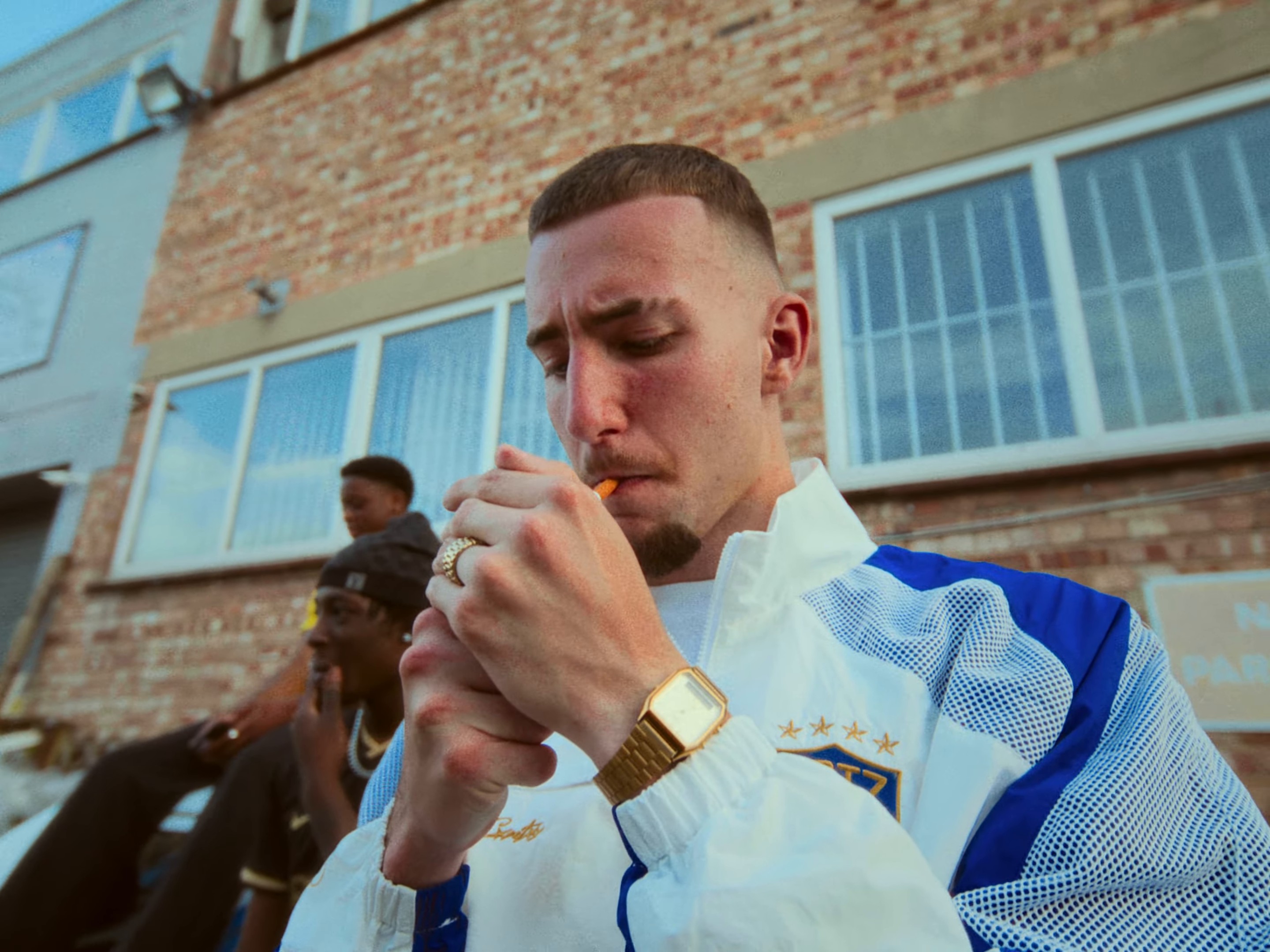 CASH LEGALE (2024) —  shot,  lighting