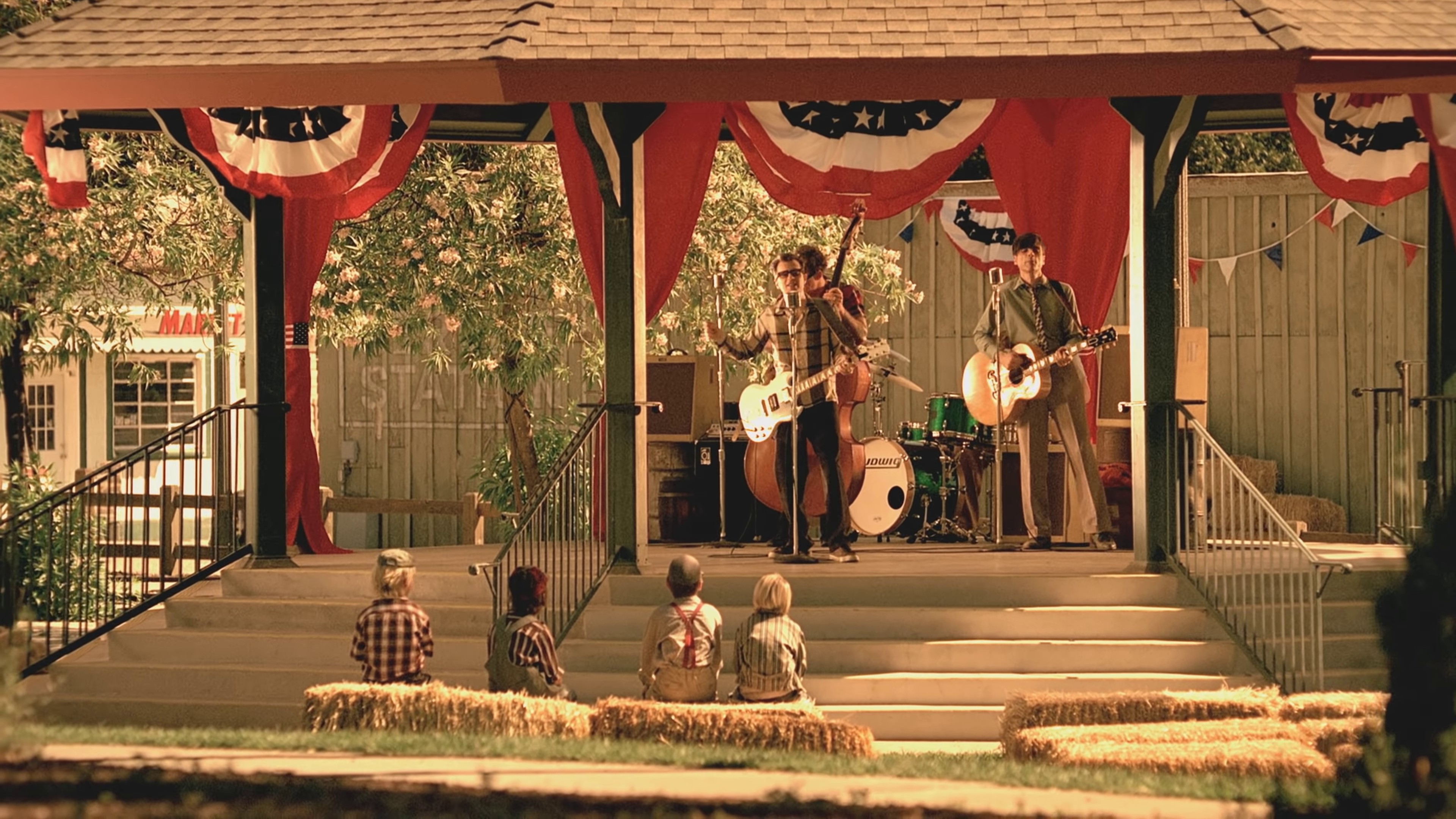 If you're wondering if I want you to  (2009) —  shot,  lighting