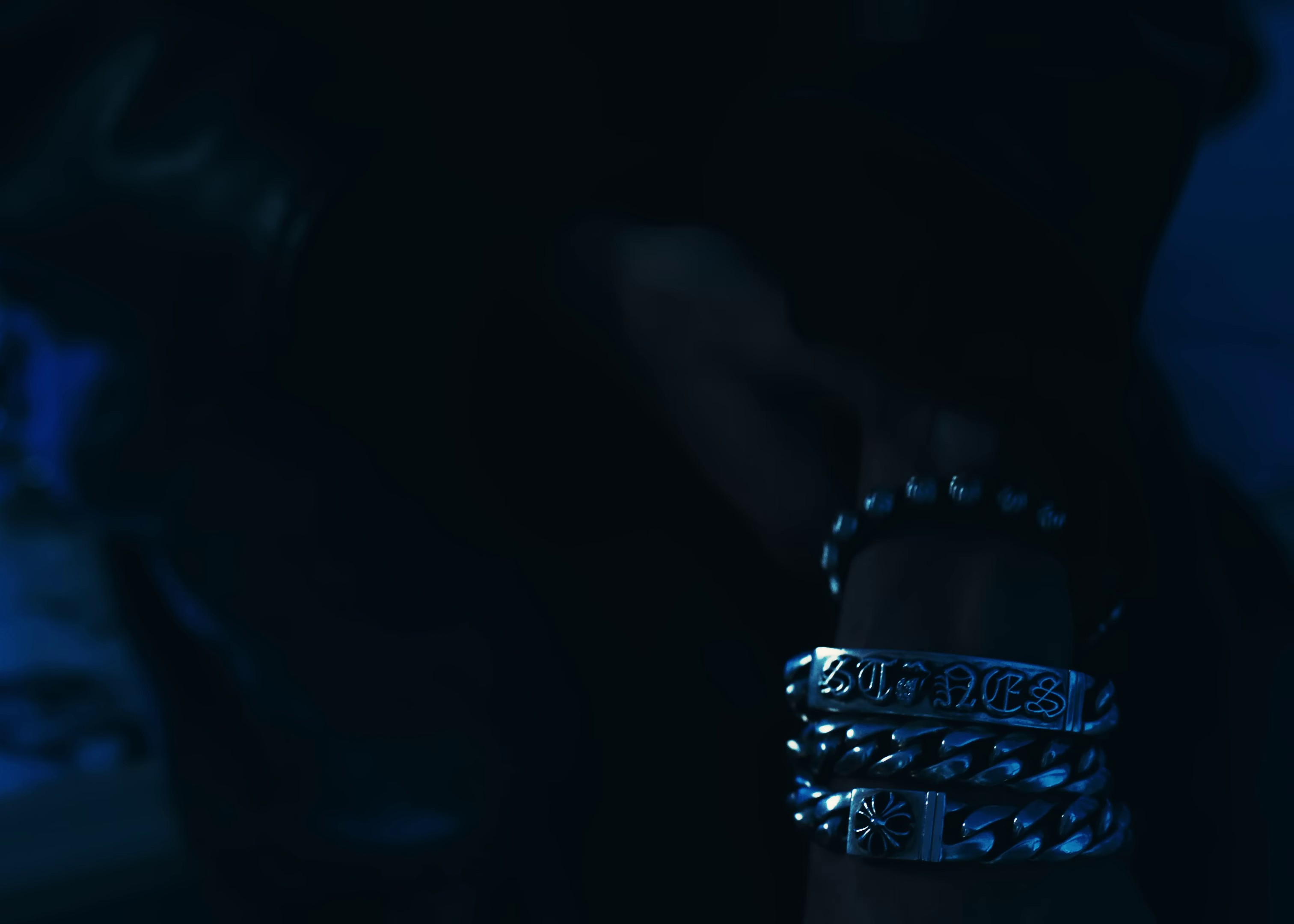 500lbs (2023) —  shot,  lighting