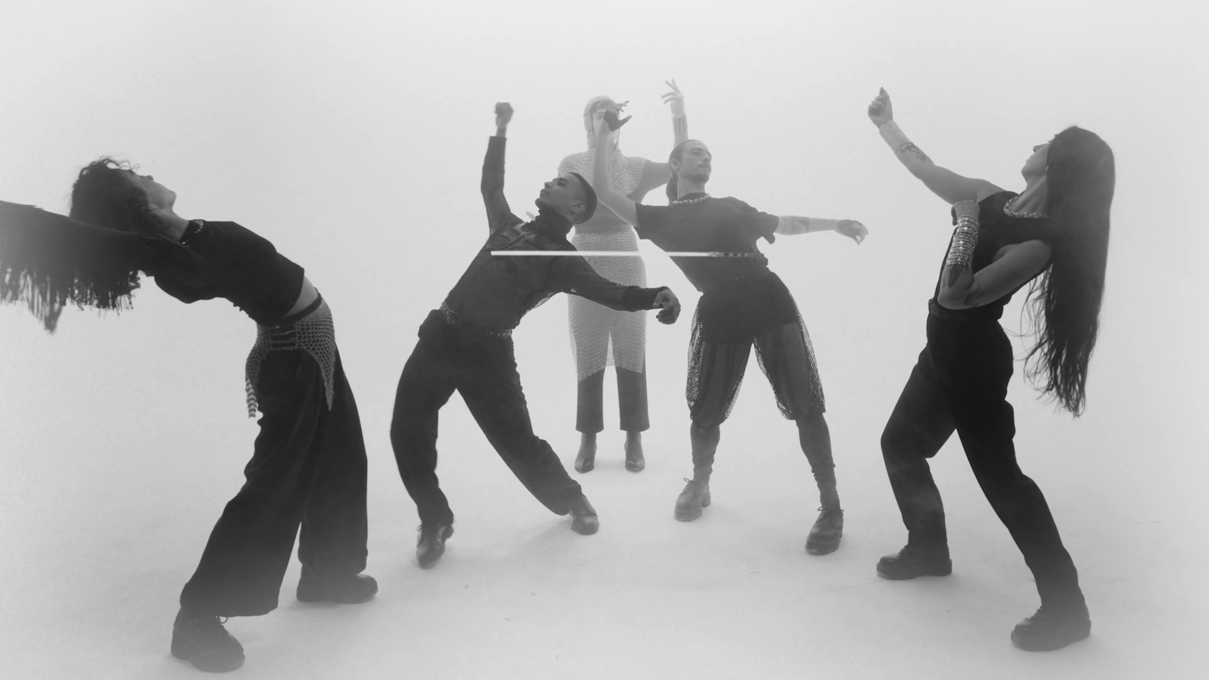 Mira Me  (2022) —  shot,  lighting