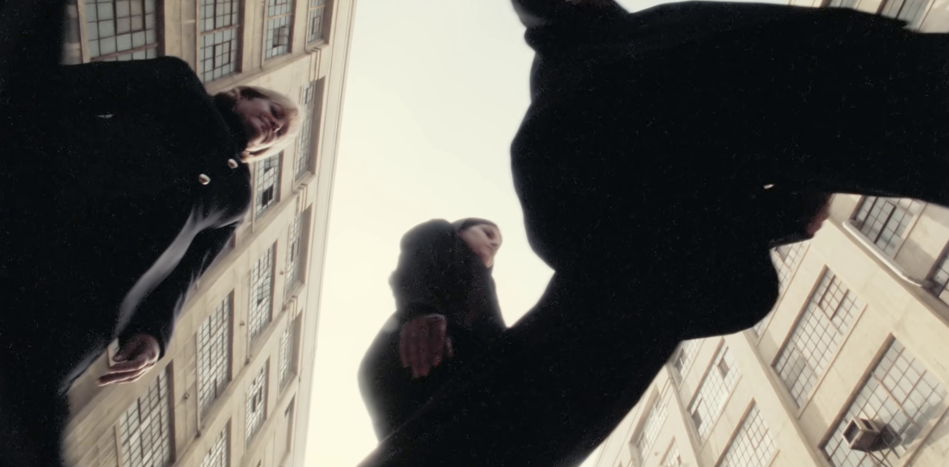 Stuck In A Moment You Can't Get Out Of (2001) —  shot,  lighting