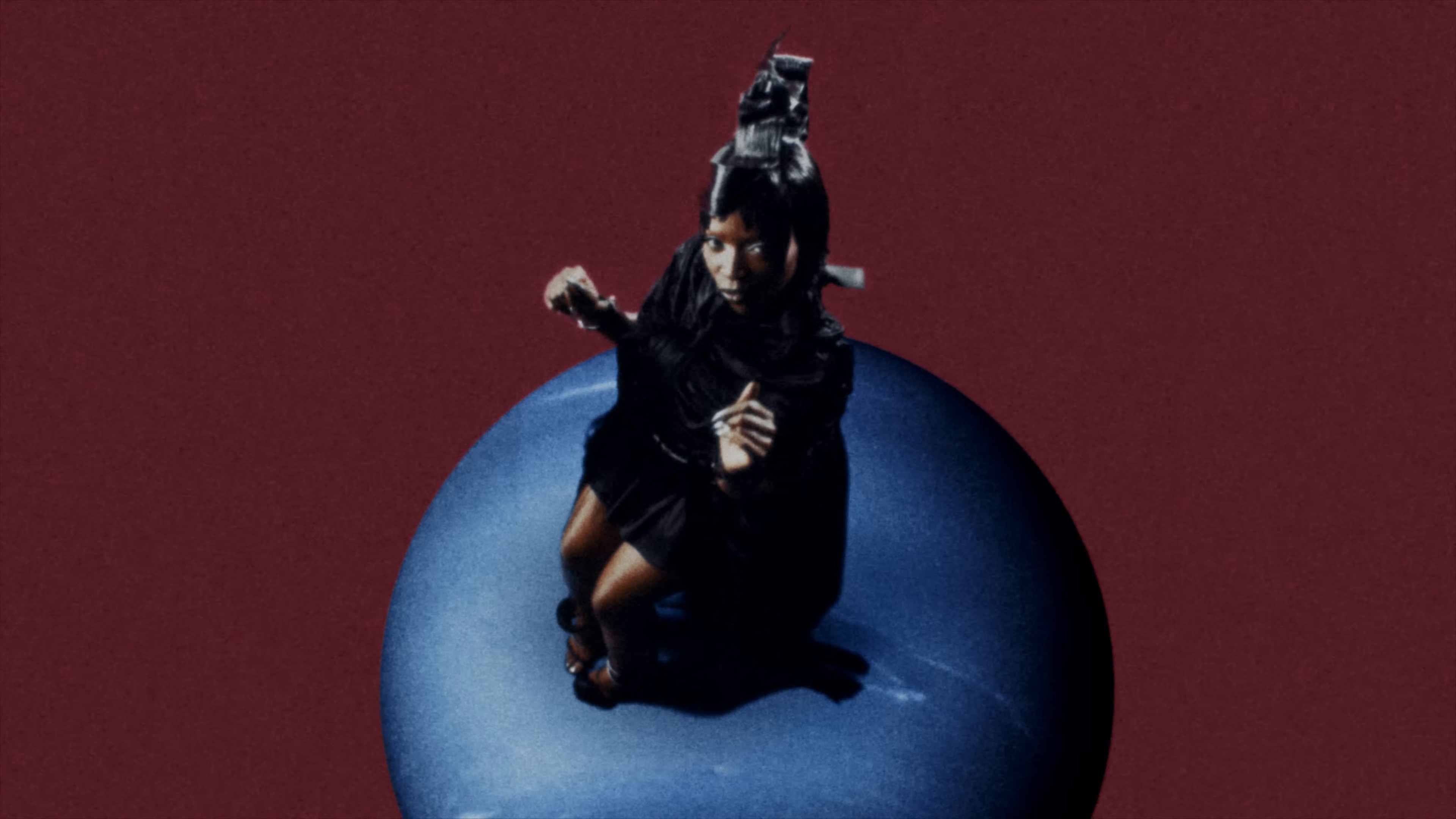 FASHION DESIGNA (2025) —  shot,  lighting