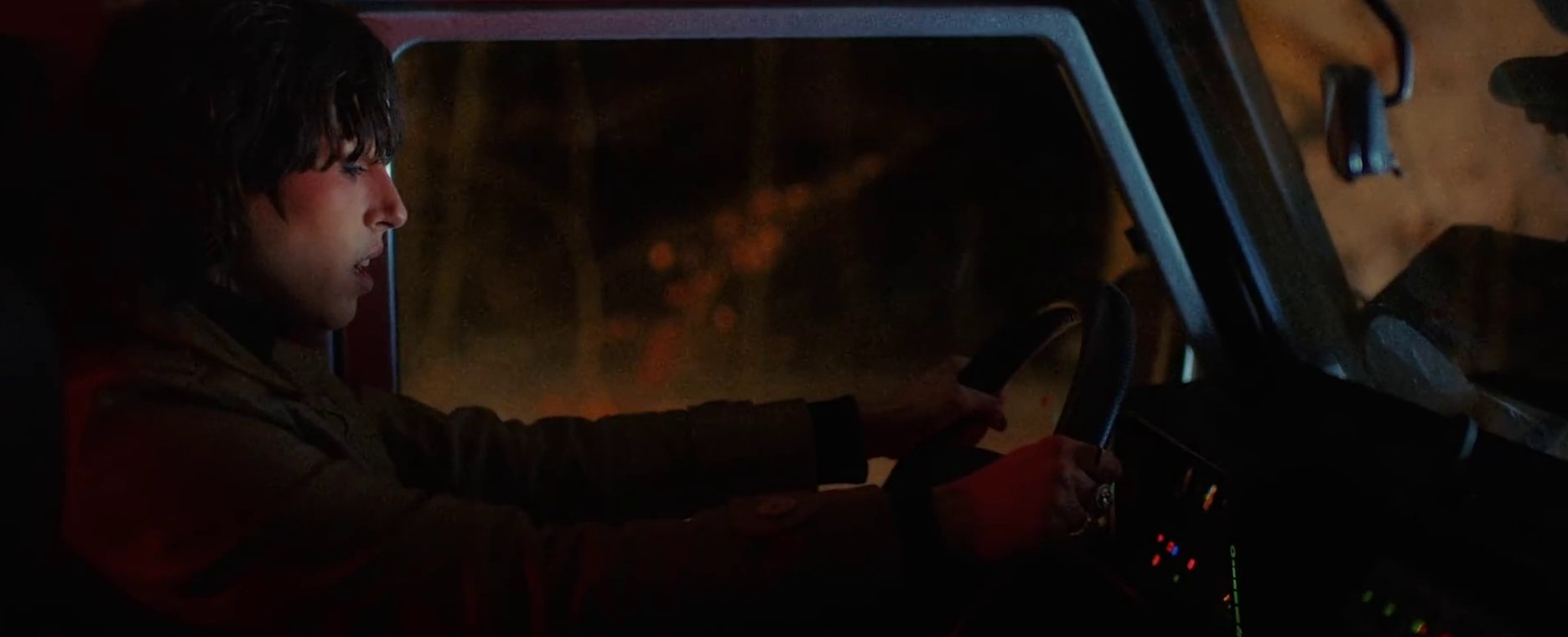 45 Fahrenheit Girl  (2021) —  shot,  lighting