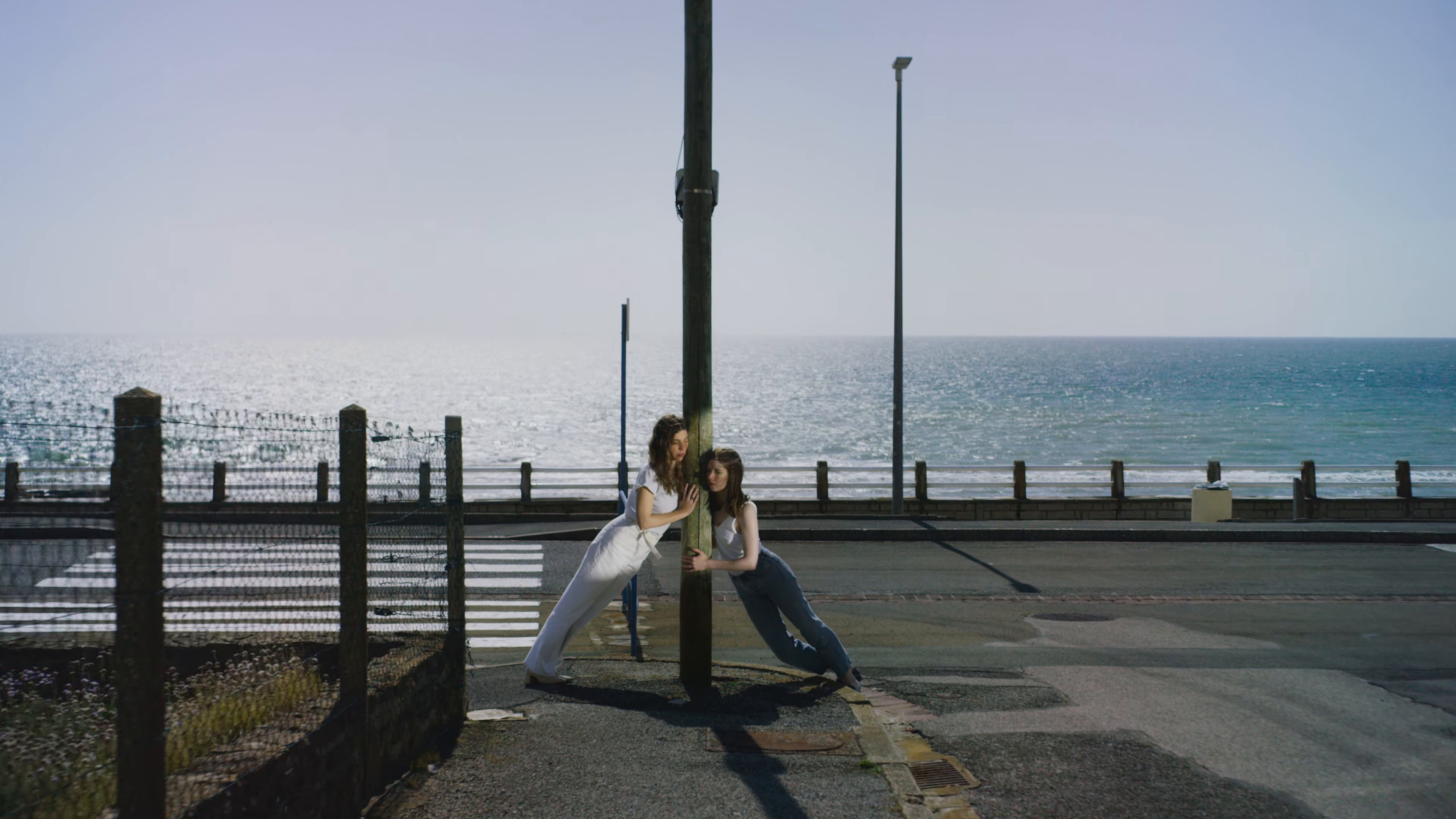 Mon épaule (2024) —  shot,  lighting