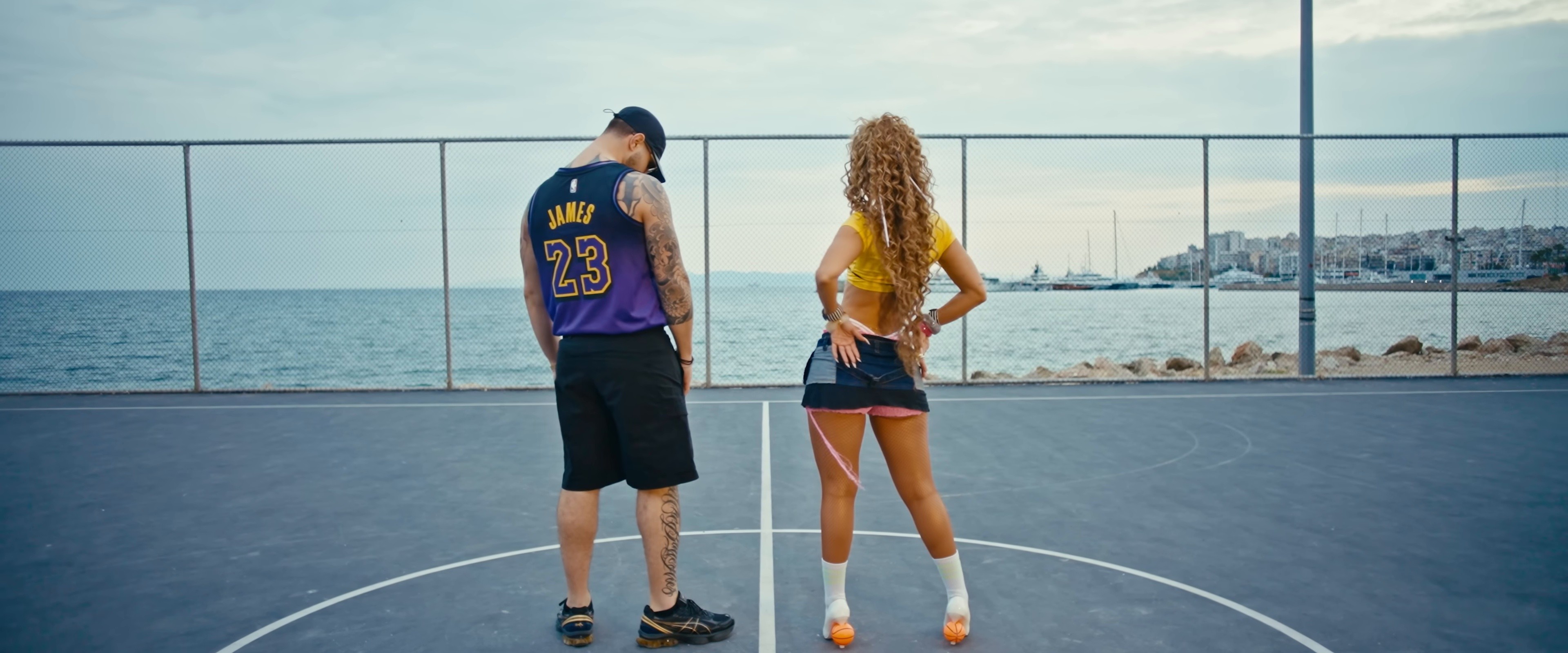 FANATICO (2025) —  shot,  lighting