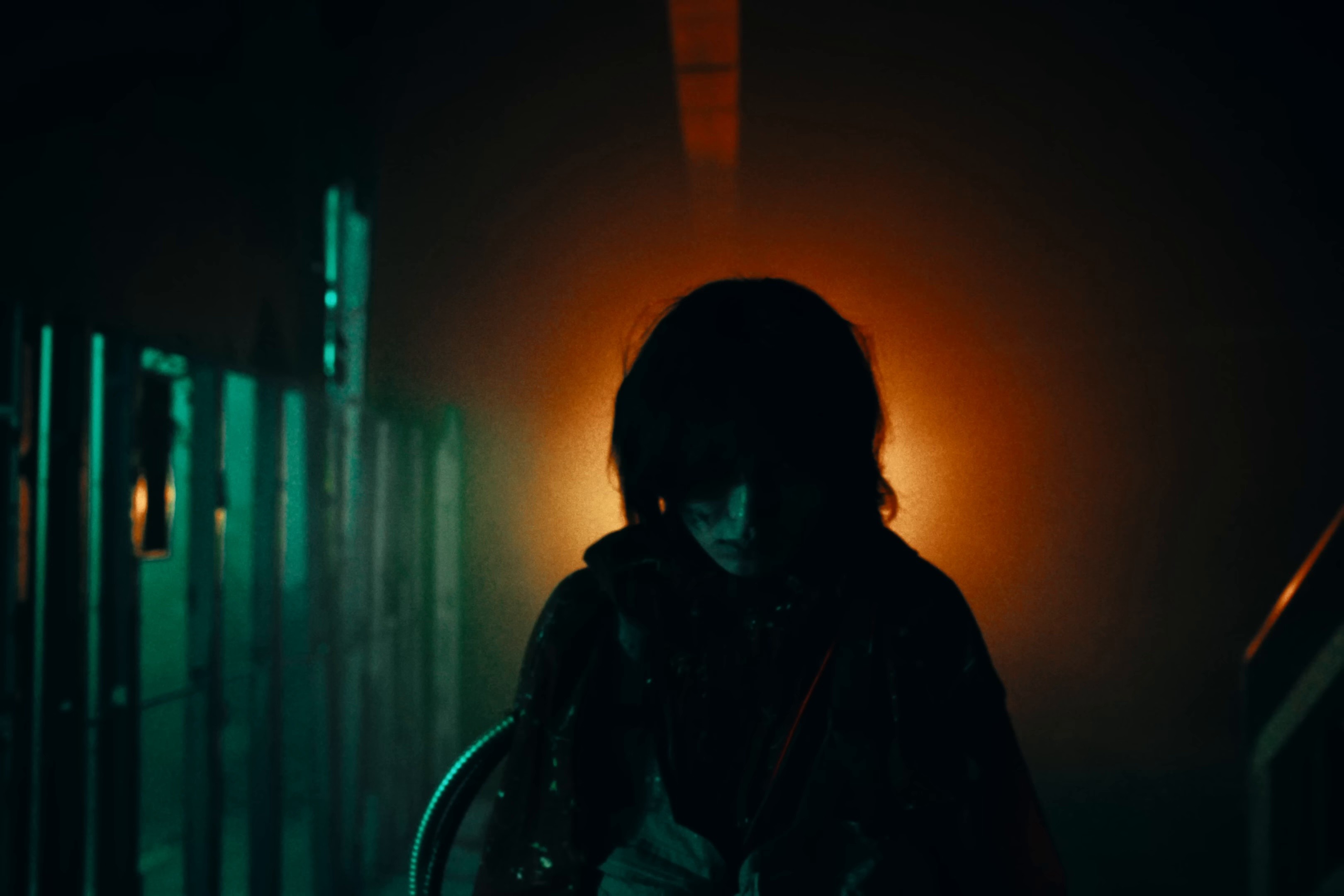 「撃って」("Break Out") (2025) —  shot,  lighting