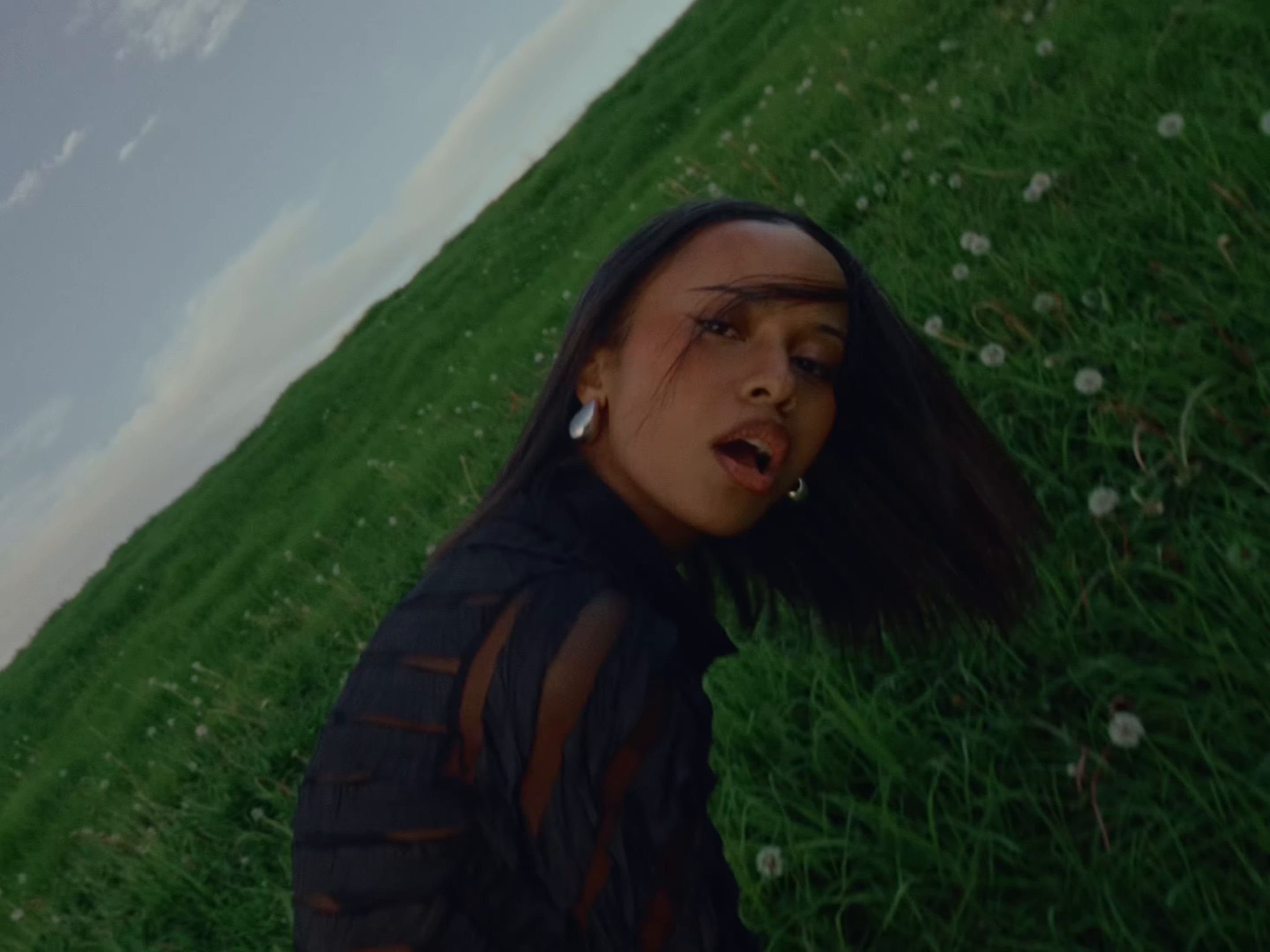 Don't Worry Bout Me (2024) —  shot,  lighting