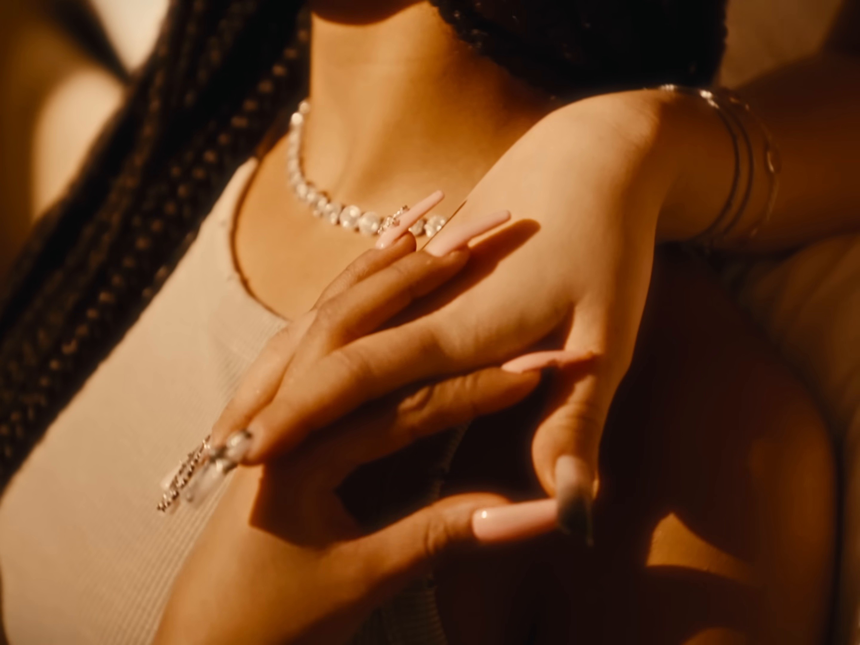 POUR AMOUR (2025) —  shot,  lighting
