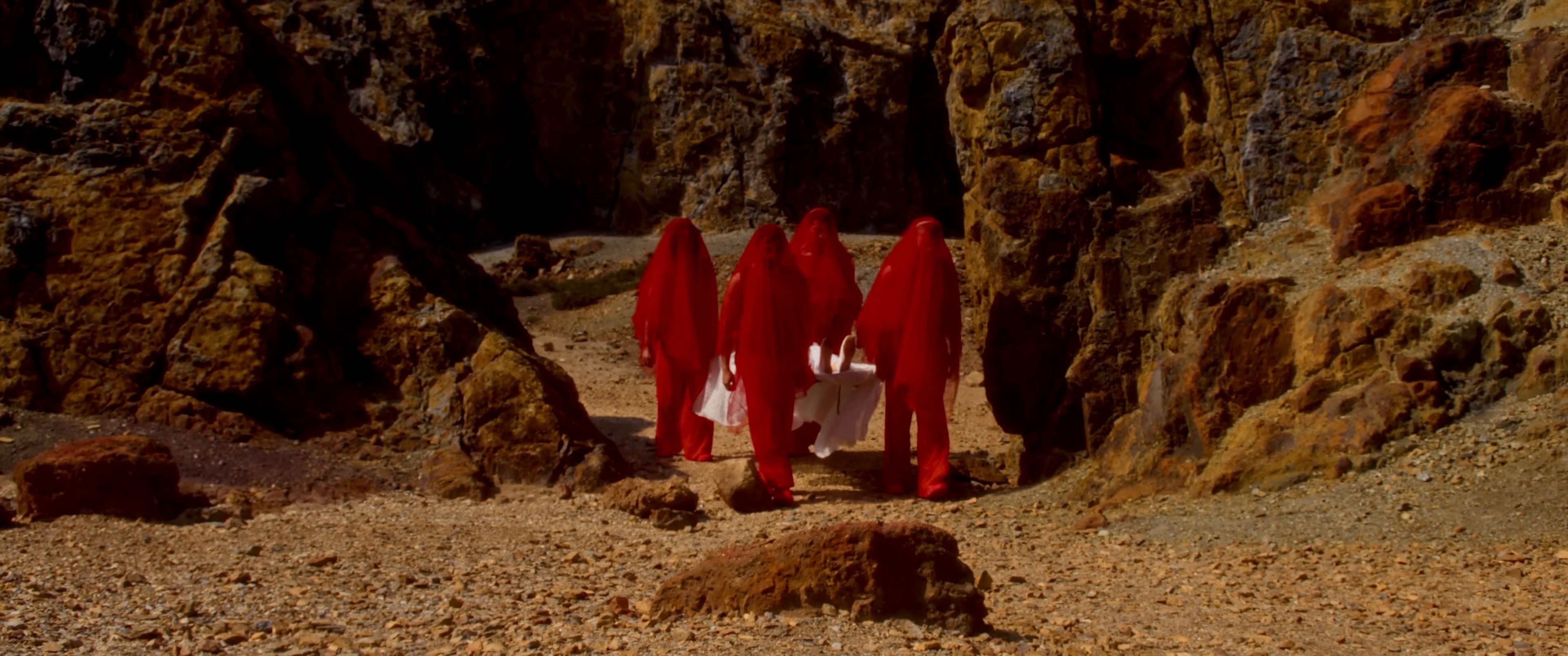 Saoirse  (2025) —  shot,  lighting