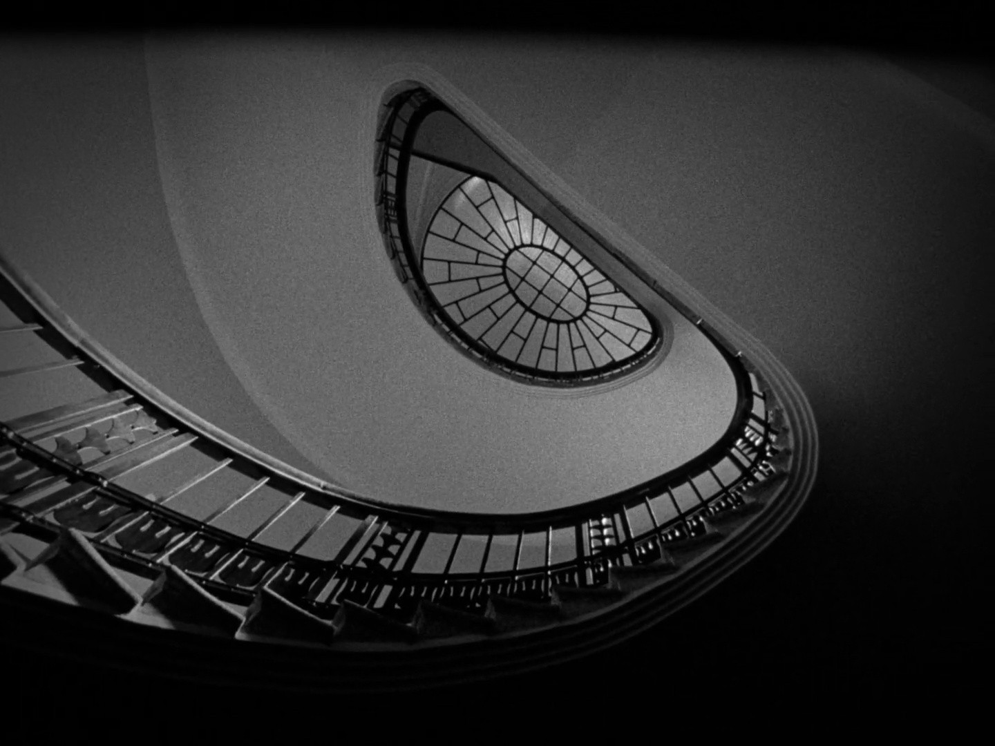 Volfas Engelman (2019) —  shot,  lighting