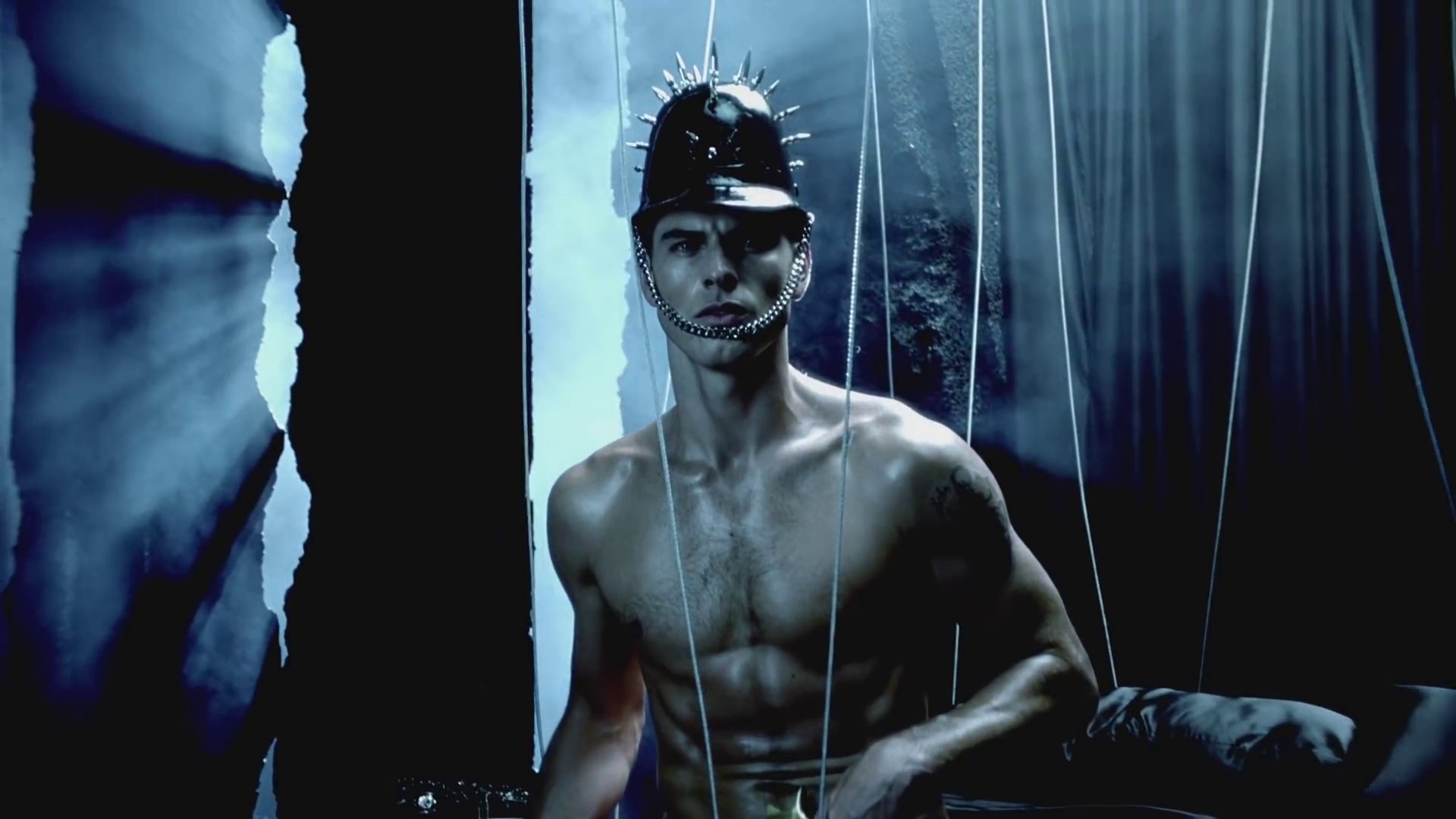 Alejandro (2021) —  shot,  lighting