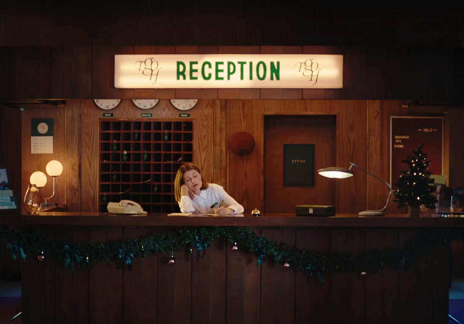 HAPPY HOLIDAYS by OYSHO (2024) —  shot,  lighting