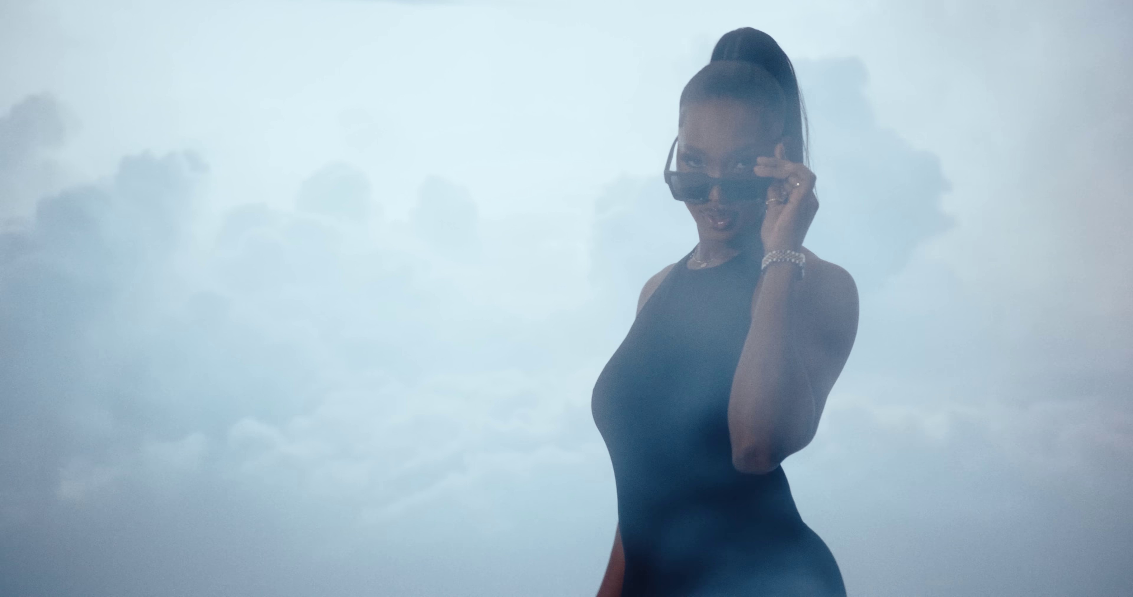 Aïcha  (2023) —  shot,  lighting