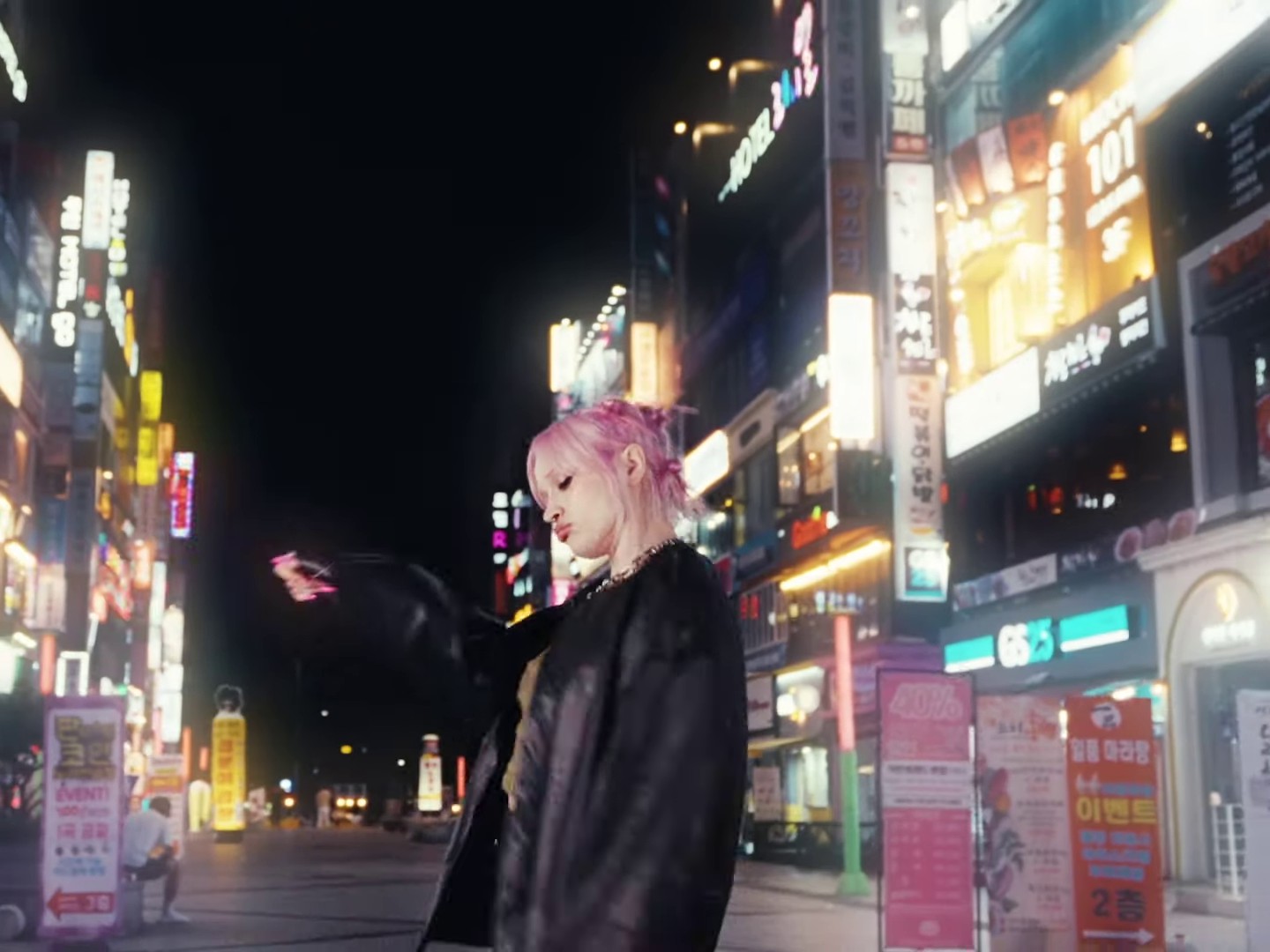 VVVIP  (2023) —  shot,  lighting